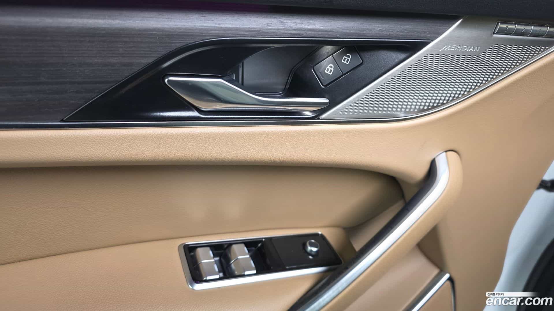 F-PACE Jaguar 2022.1-OPTION-044