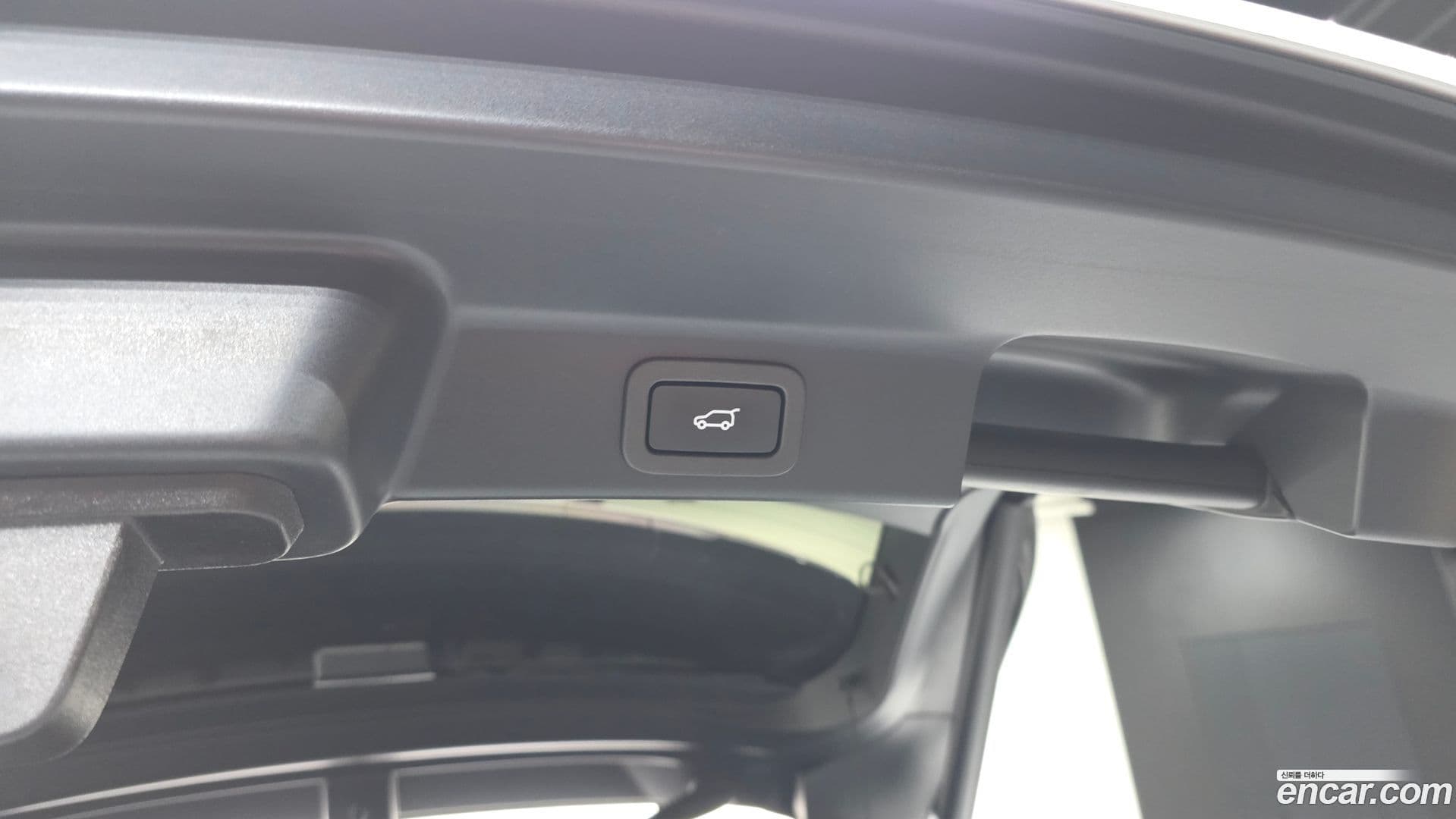 Main__Slider__Photo:F-PACE Jaguar 2022.1-32