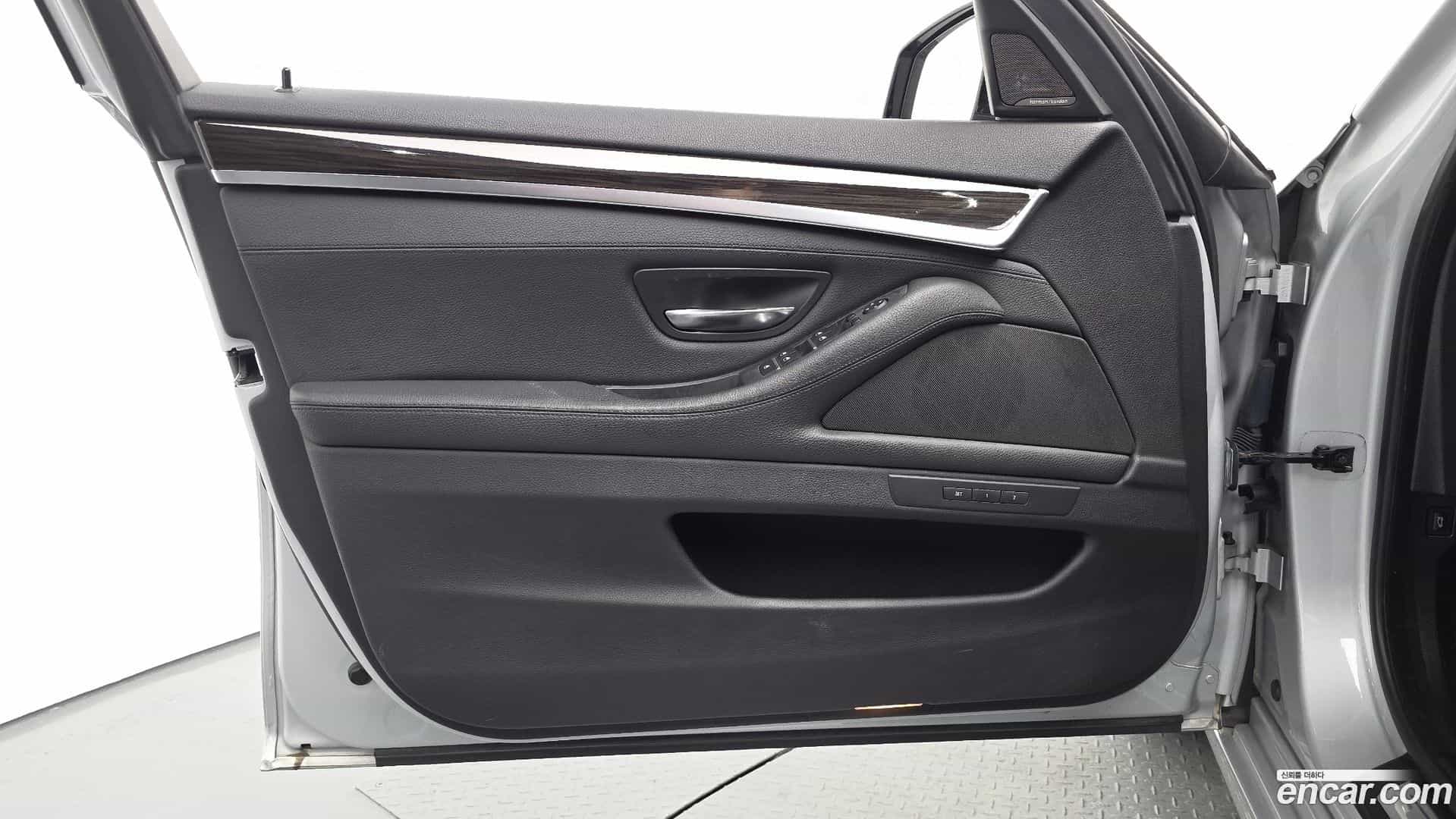 5-Series BMW 2015.3-INNER-034