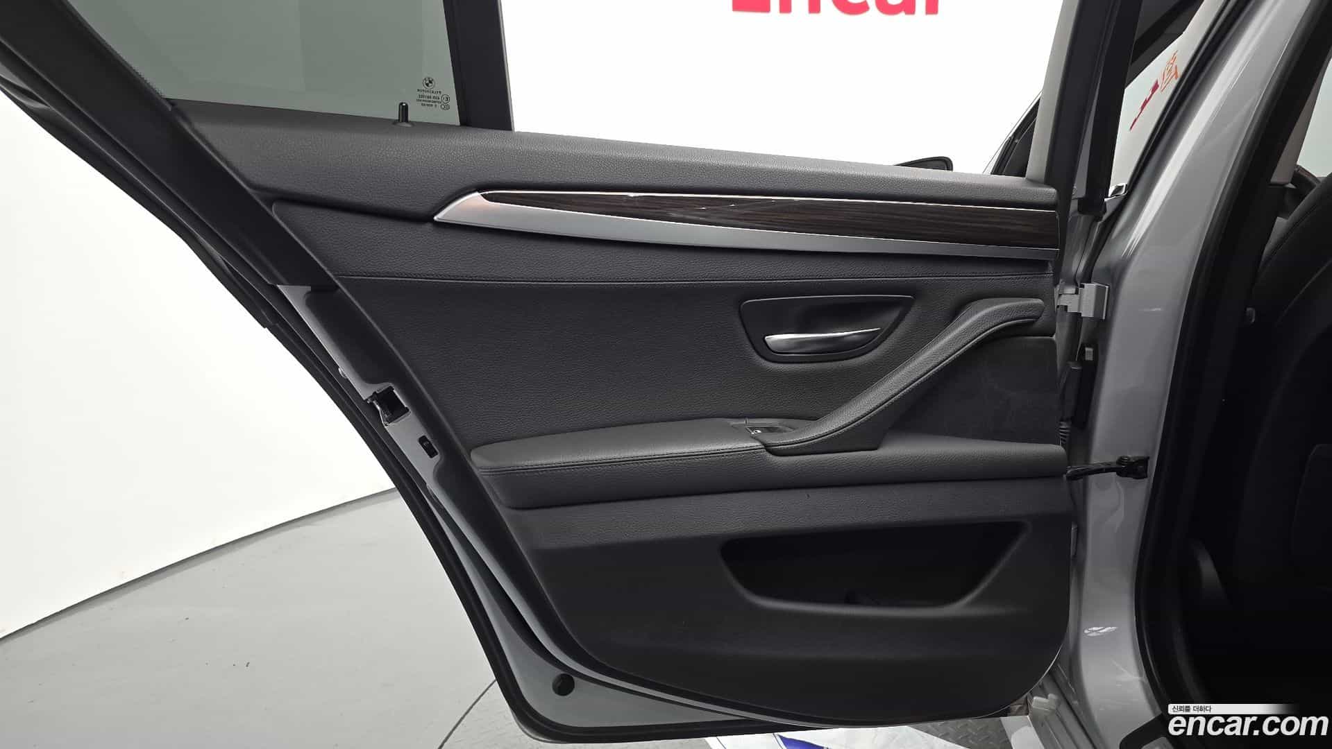 5-Series BMW 2015.3-INNER-035