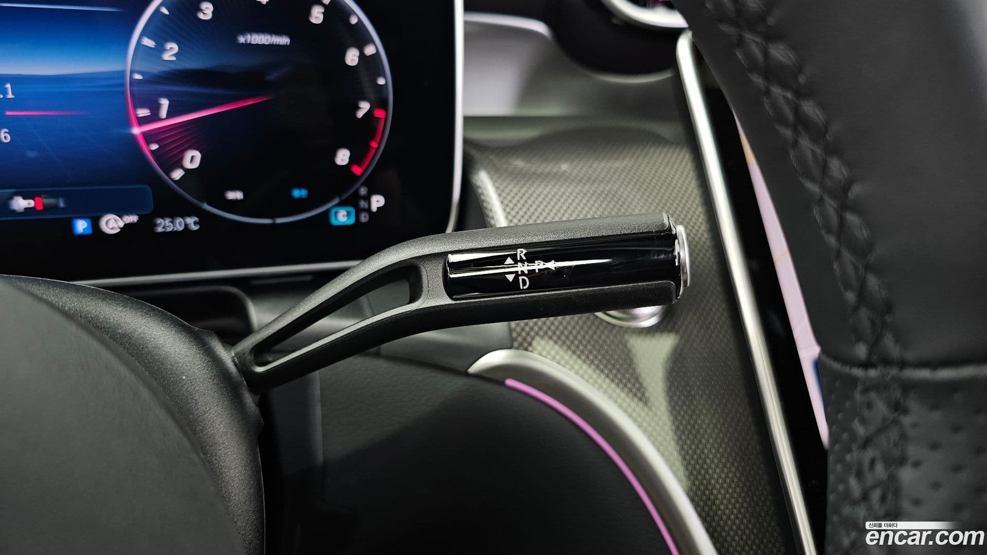 Main__Slider__Photo:GLC-Class Mercedes-Benz 2025.8-8