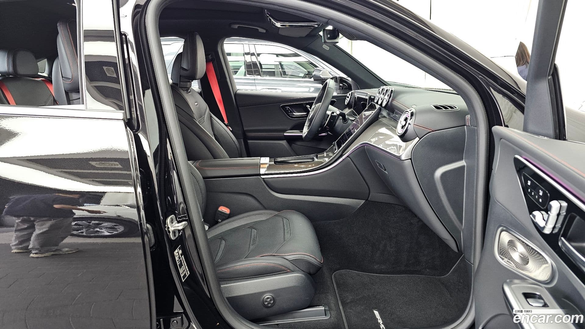 Main__Slider__Photo:GLC-Class Mercedes-Benz 2025.8-10