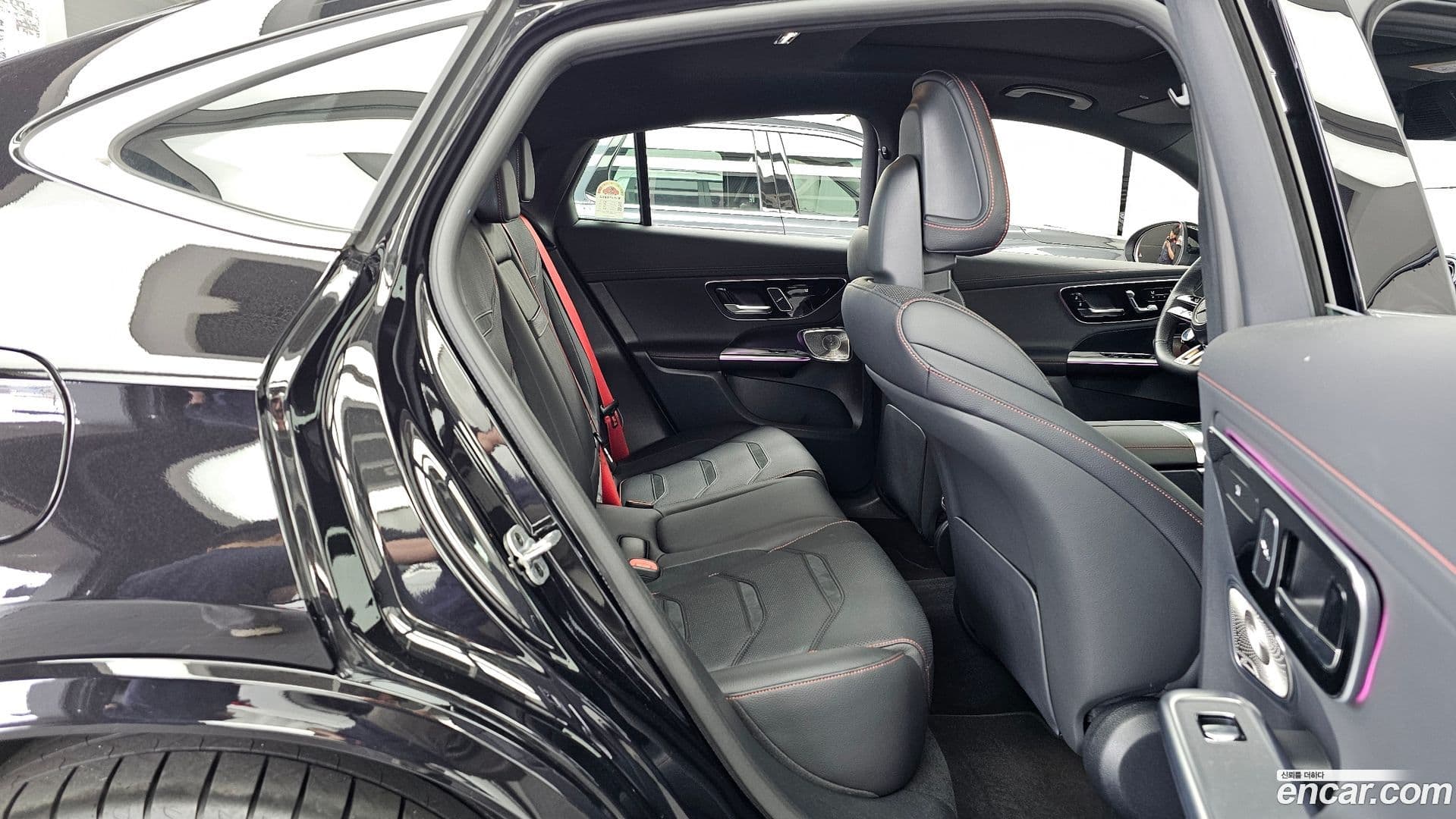 Main__Slider__Photo:GLC-Class Mercedes-Benz 2025.8-11