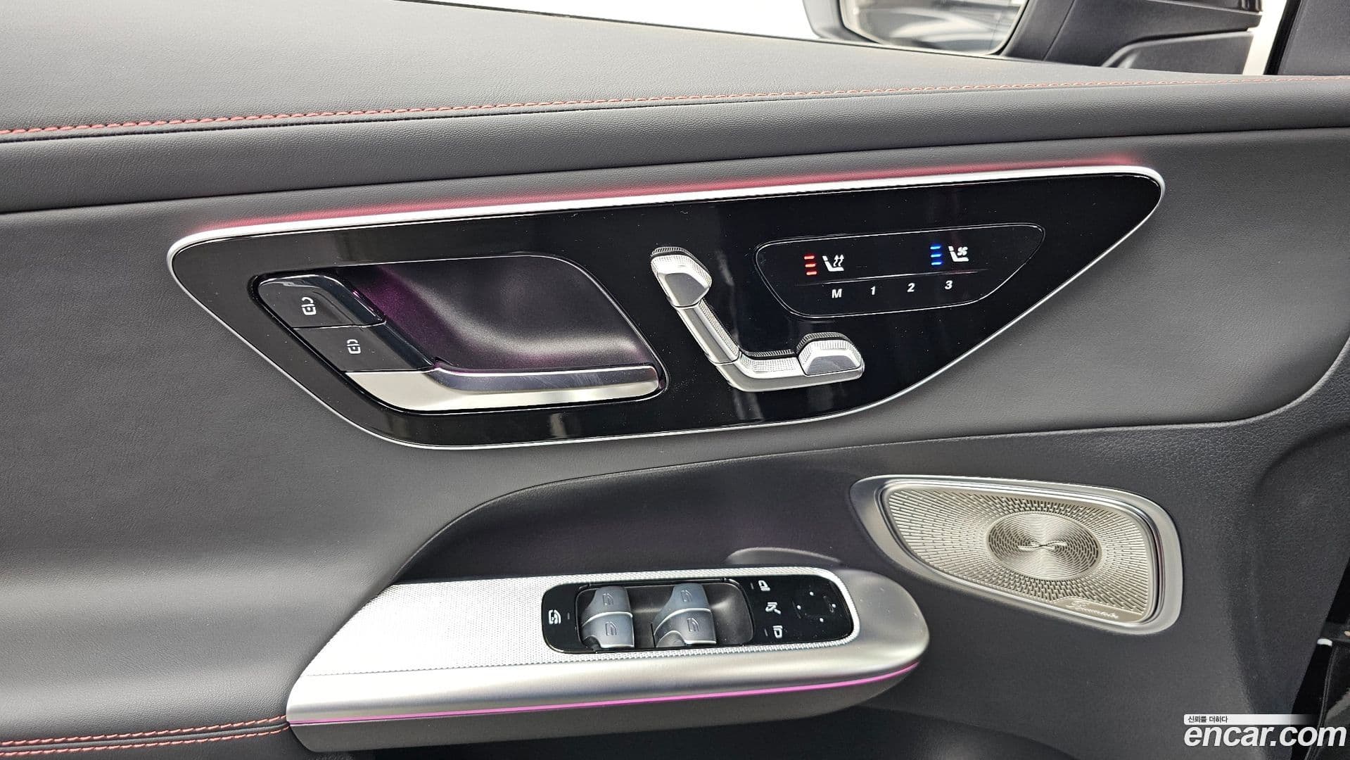 Main__Slider__Photo:GLC-Class Mercedes-Benz 2025.8-18