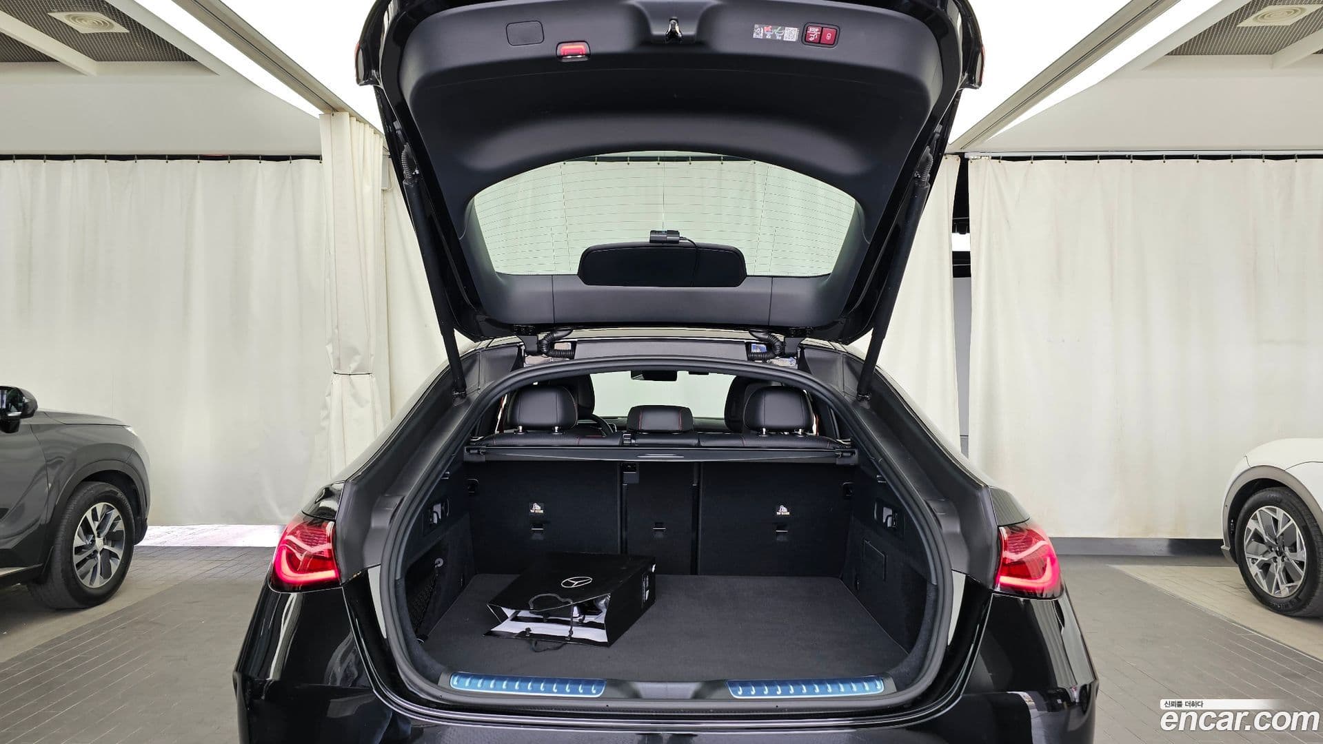 Main__Slider__Photo:GLC-Class Mercedes-Benz 2025.8-19