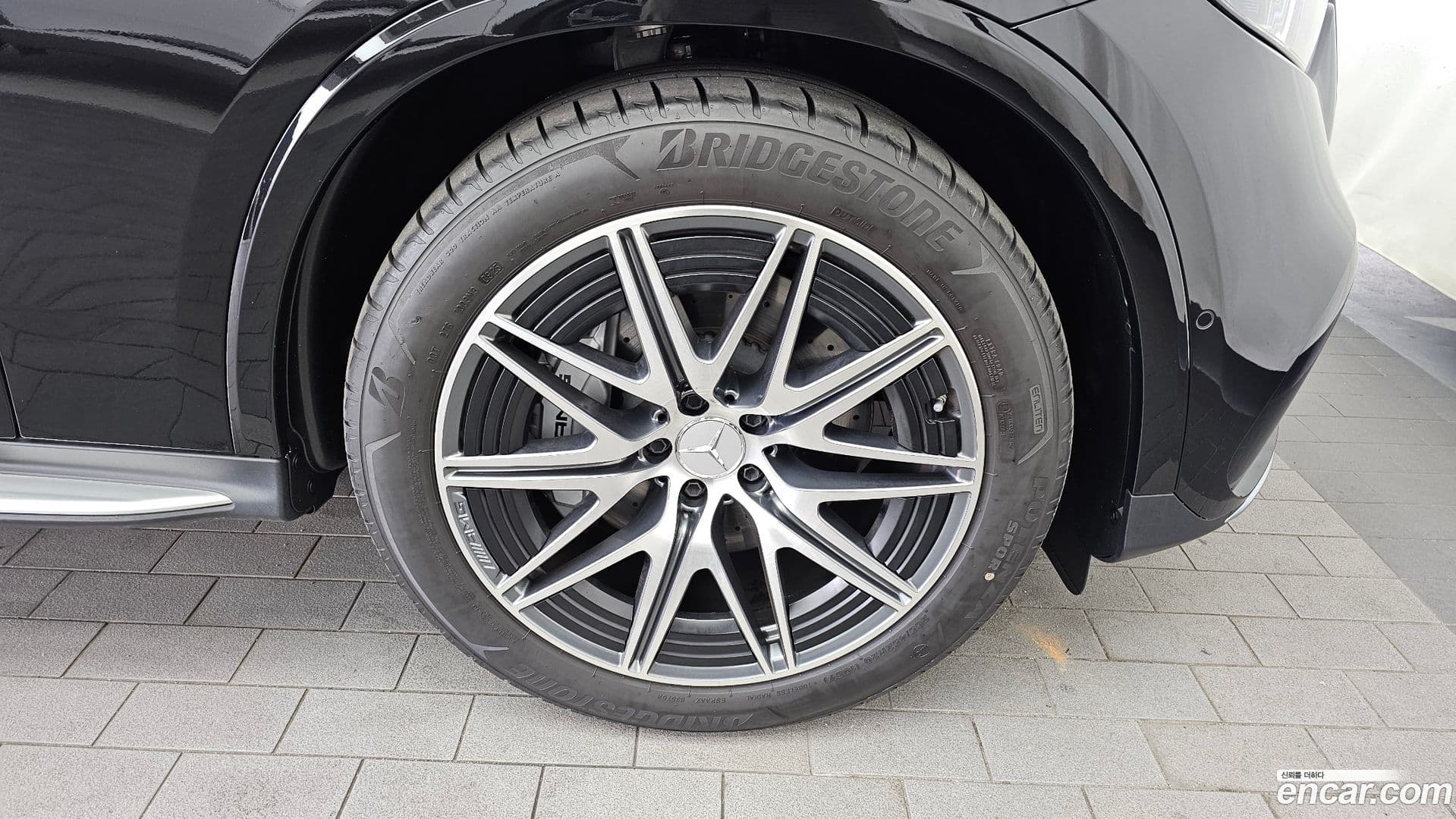 Main__Slider__Photo:GLC-Class Mercedes-Benz 2025.8-20
