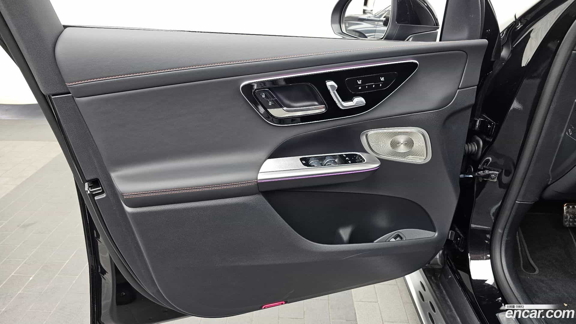GLC-Class Mercedes-Benz 2025.8-INNER-034