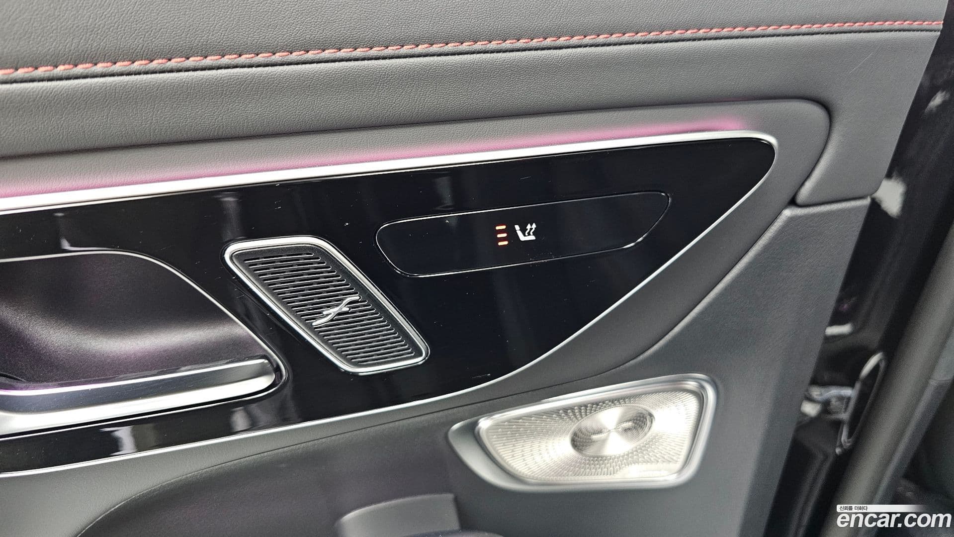 Main__Slider__Photo:GLC-Class Mercedes-Benz 2025.8-32