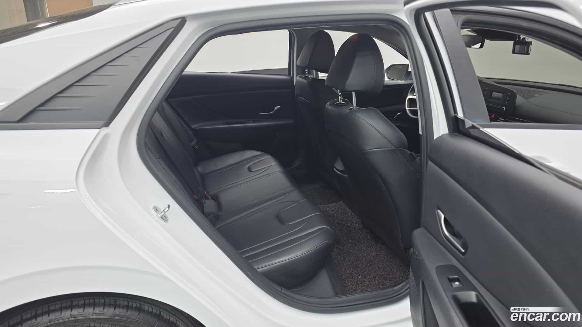AVANTE Hyundai 2021.3-OPTION-015