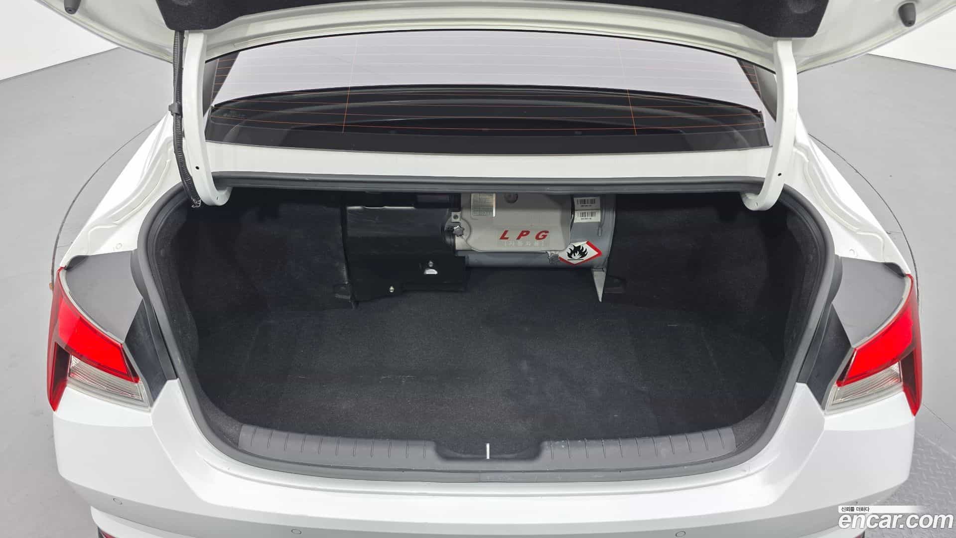 AVANTE Hyundai 2021.3-OPTION-024