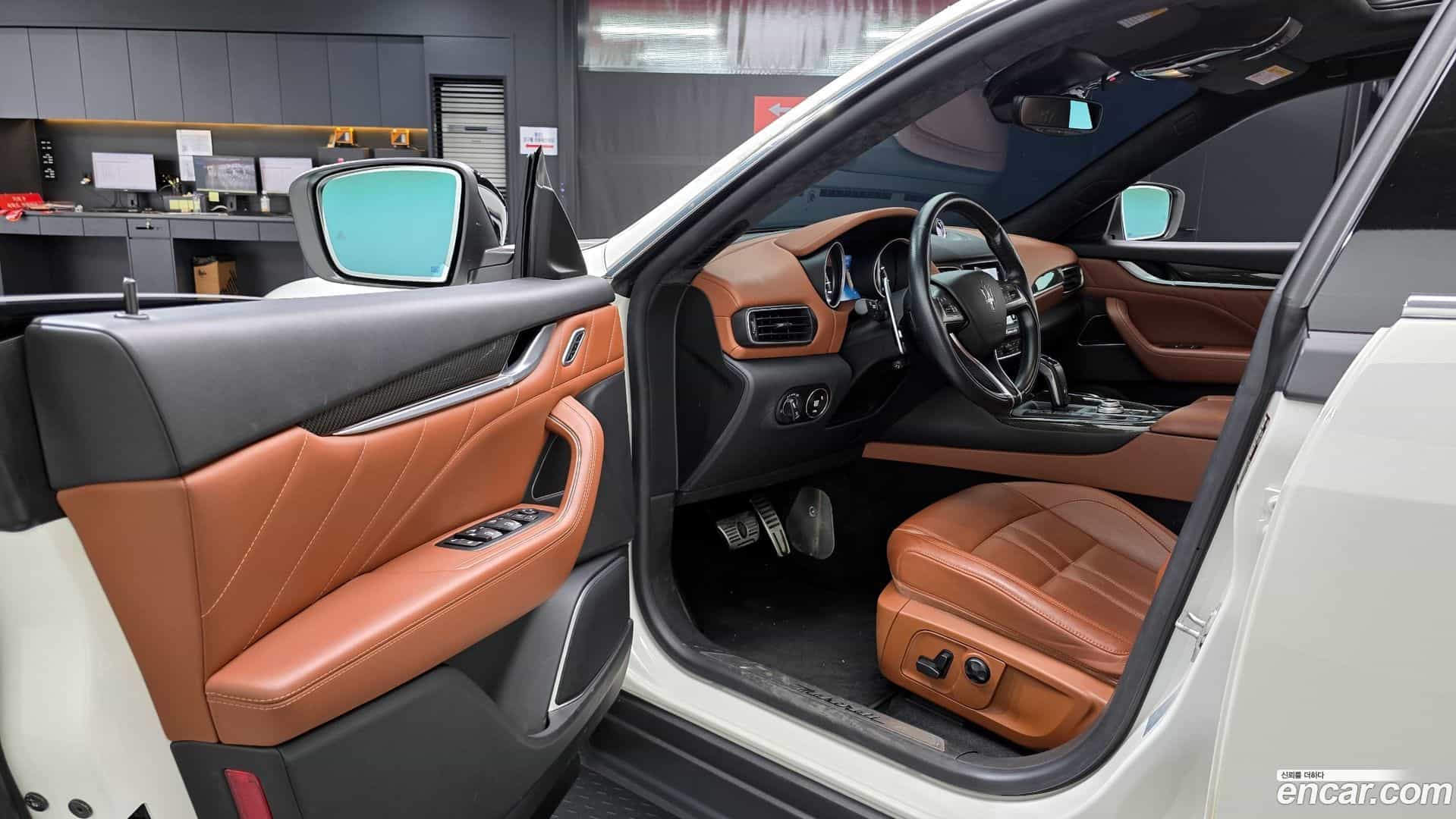 Levante Maserati 2019.3-INNER-010