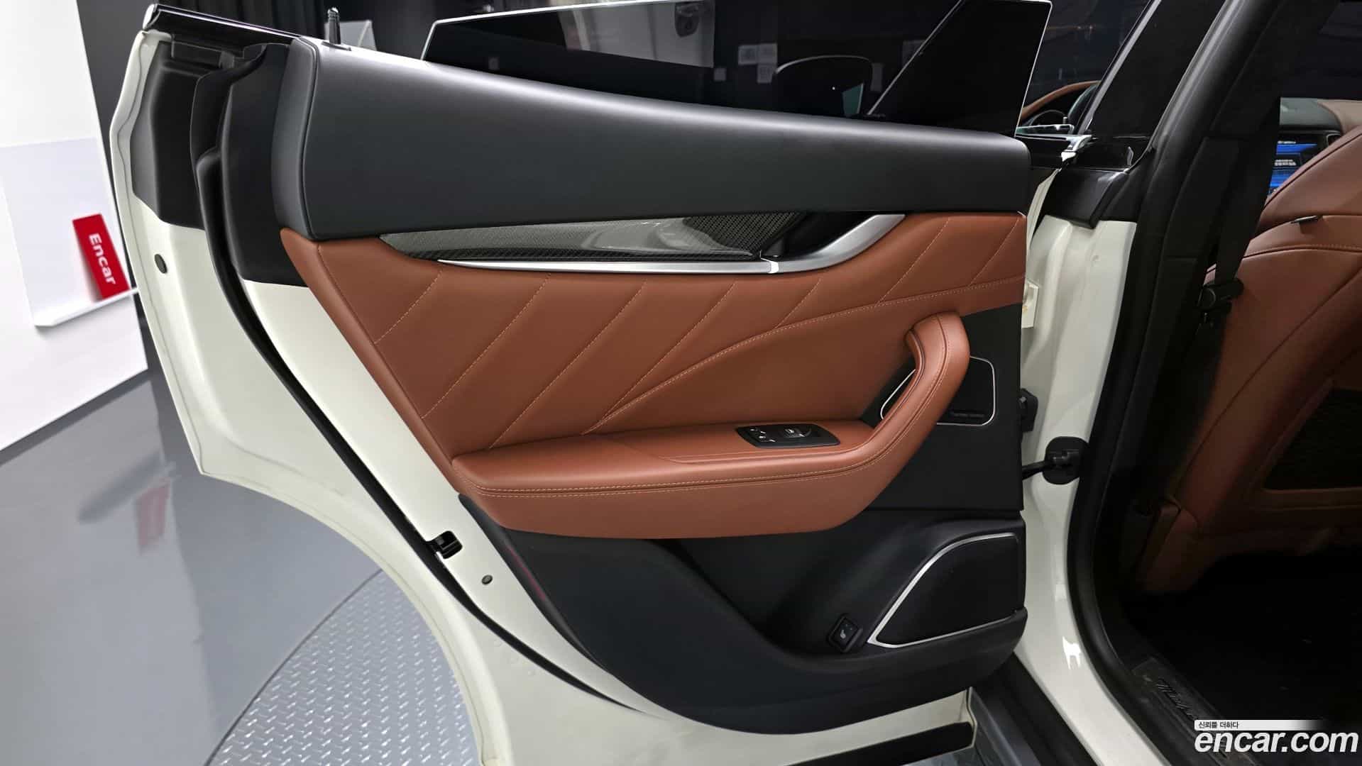 Levante Maserati 2019.3-INNER-035