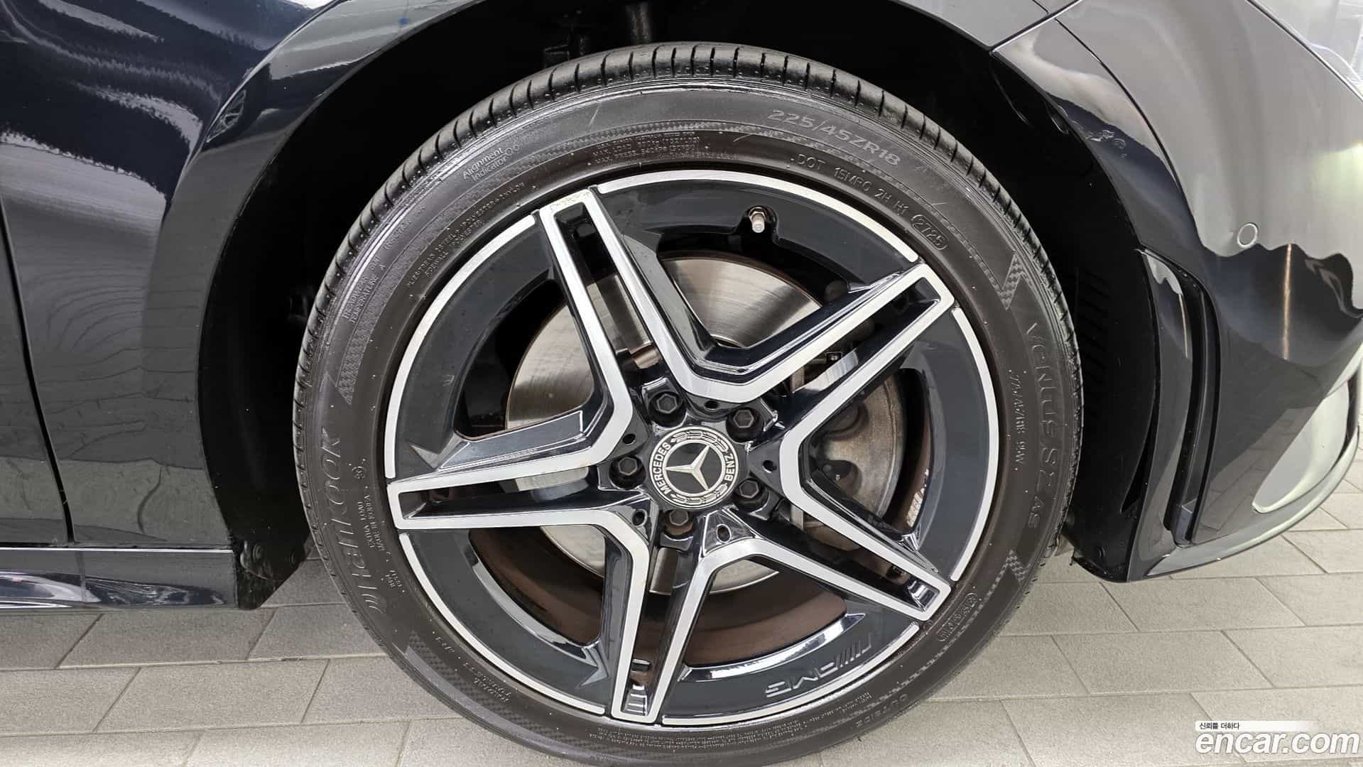 CLA-Class Mercedes-Benz 2023.4-OUTER-031