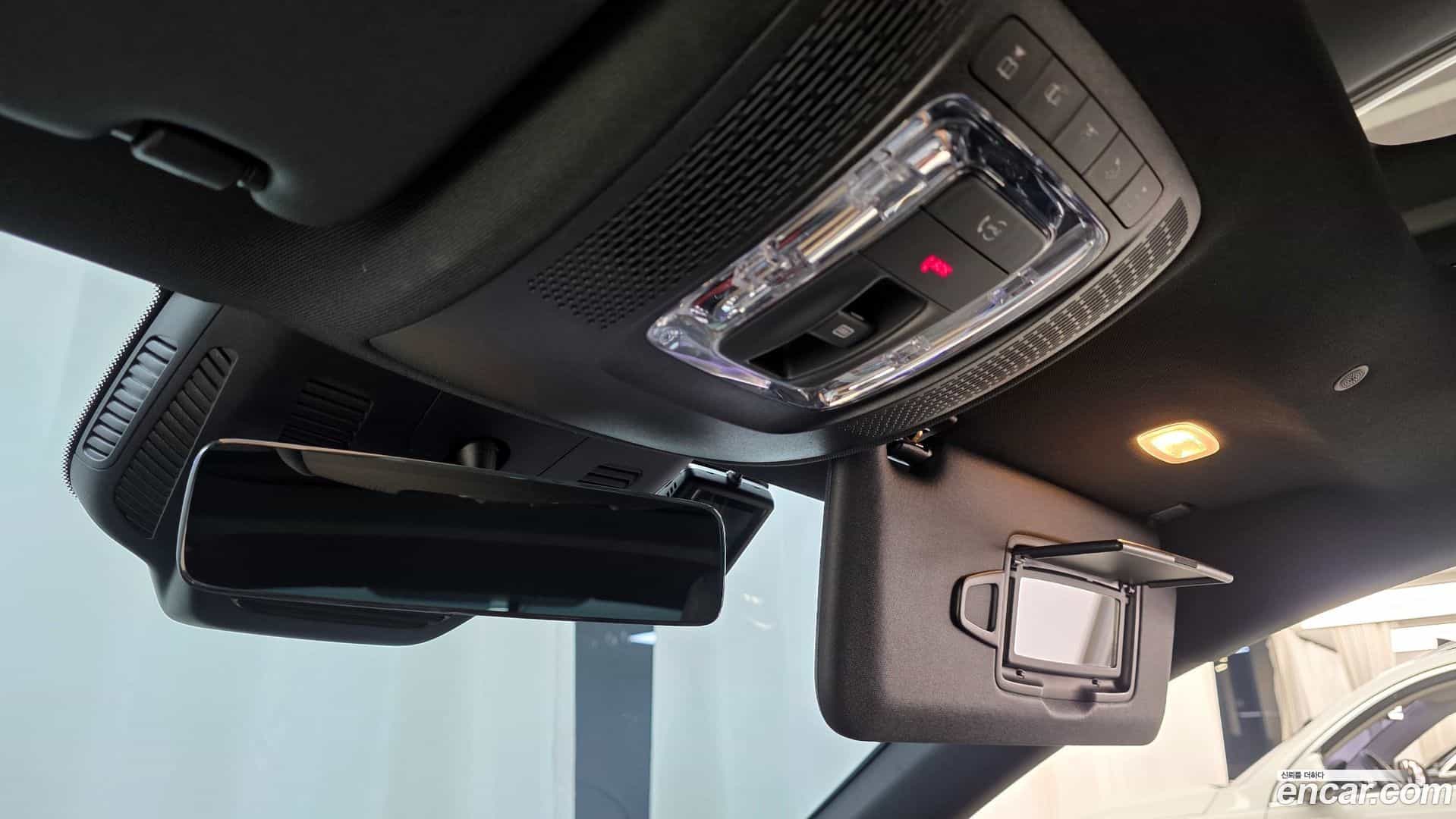 CLA-Class Mercedes-Benz 2023.4-OPTION-040