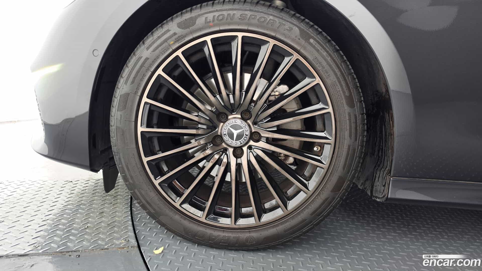 E-Class Mercedes-Benz 2024.7-OUTER-005