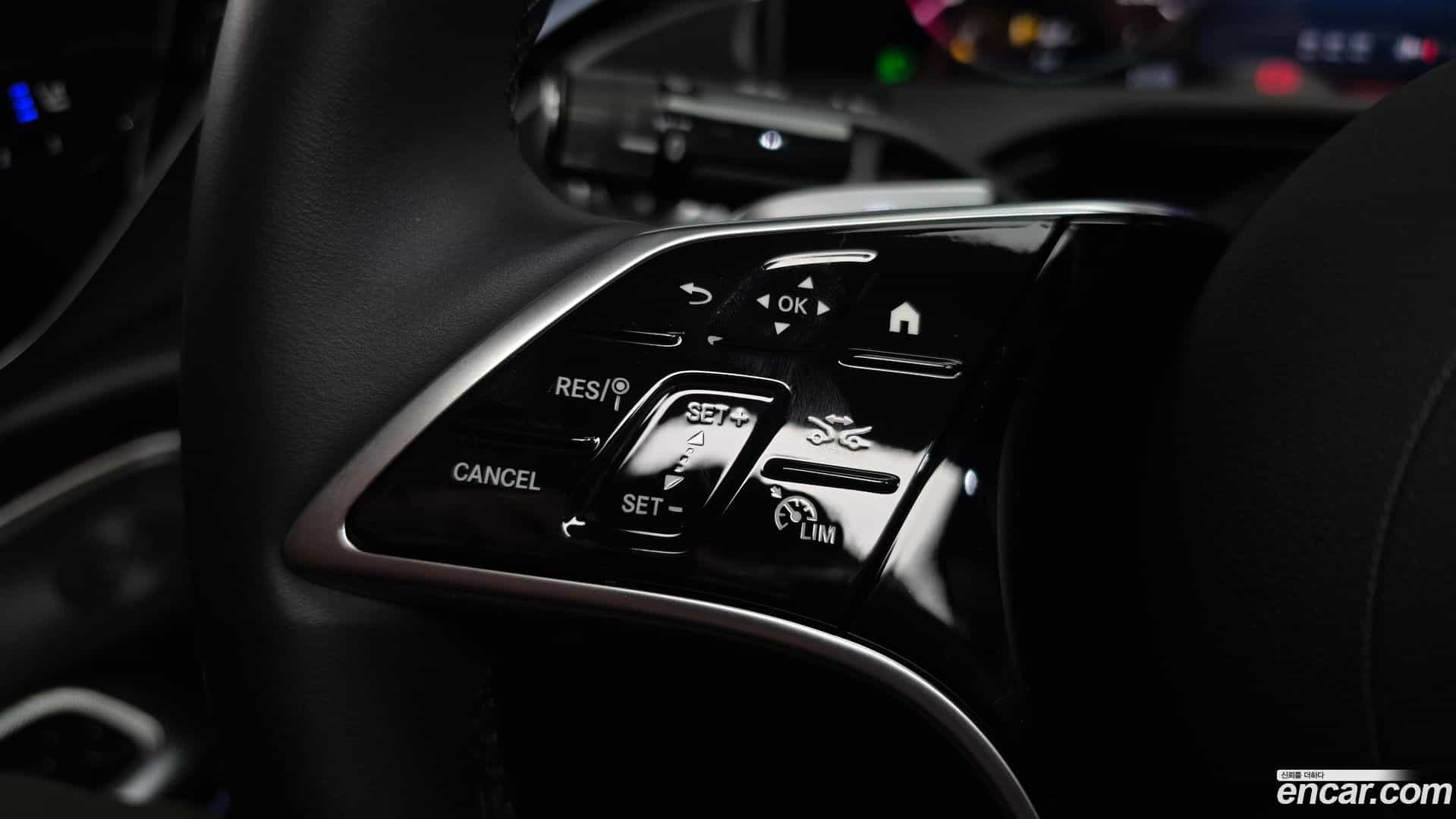 E-Class Mercedes-Benz 2024.7-OPTION-021