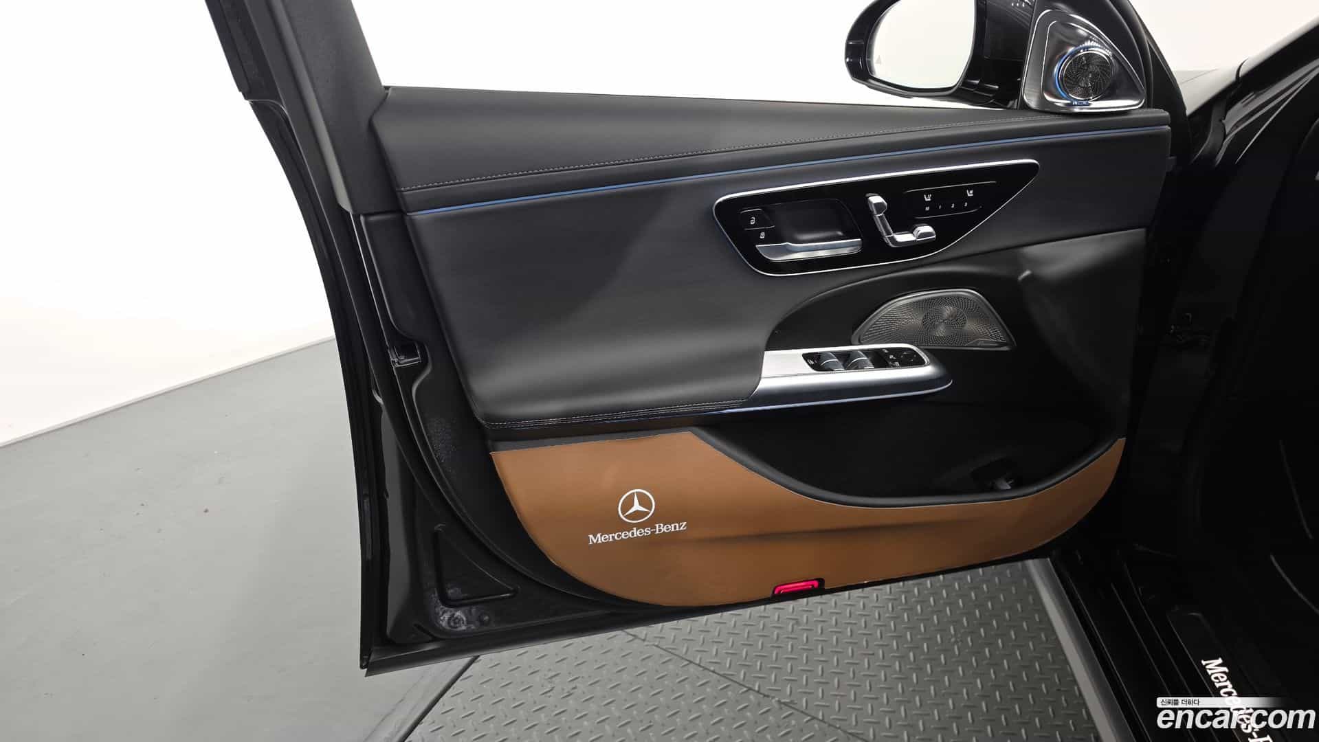 E-Class Mercedes-Benz 2024.7-INNER-034