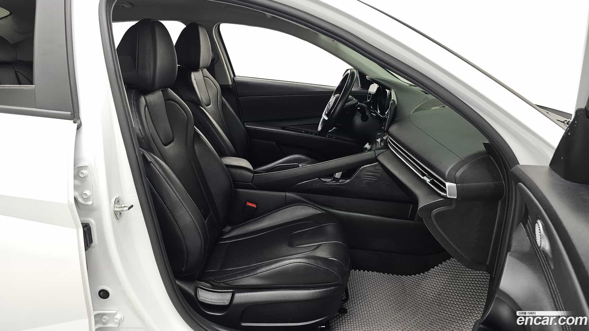 AVANTE Hyundai 2022.2-OPTION-015