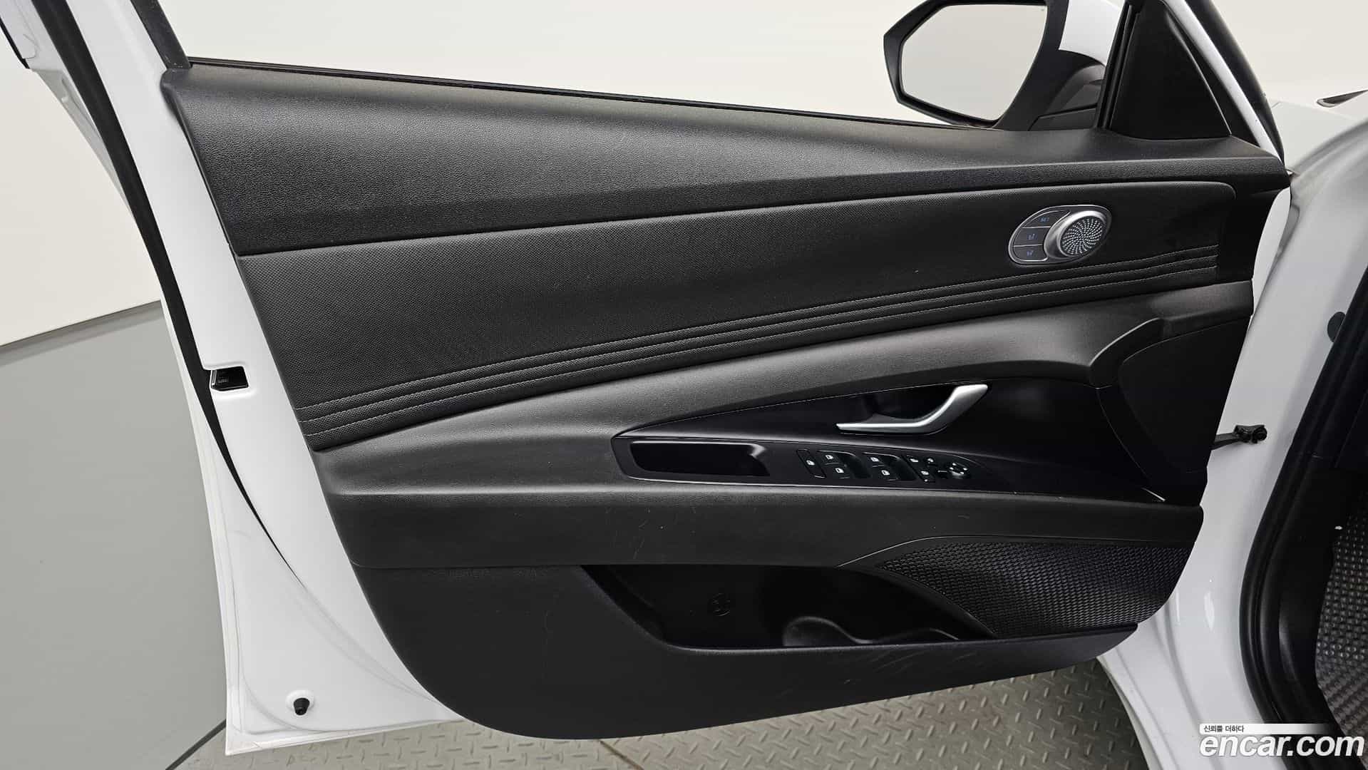 AVANTE Hyundai 2022.2-INNER-034