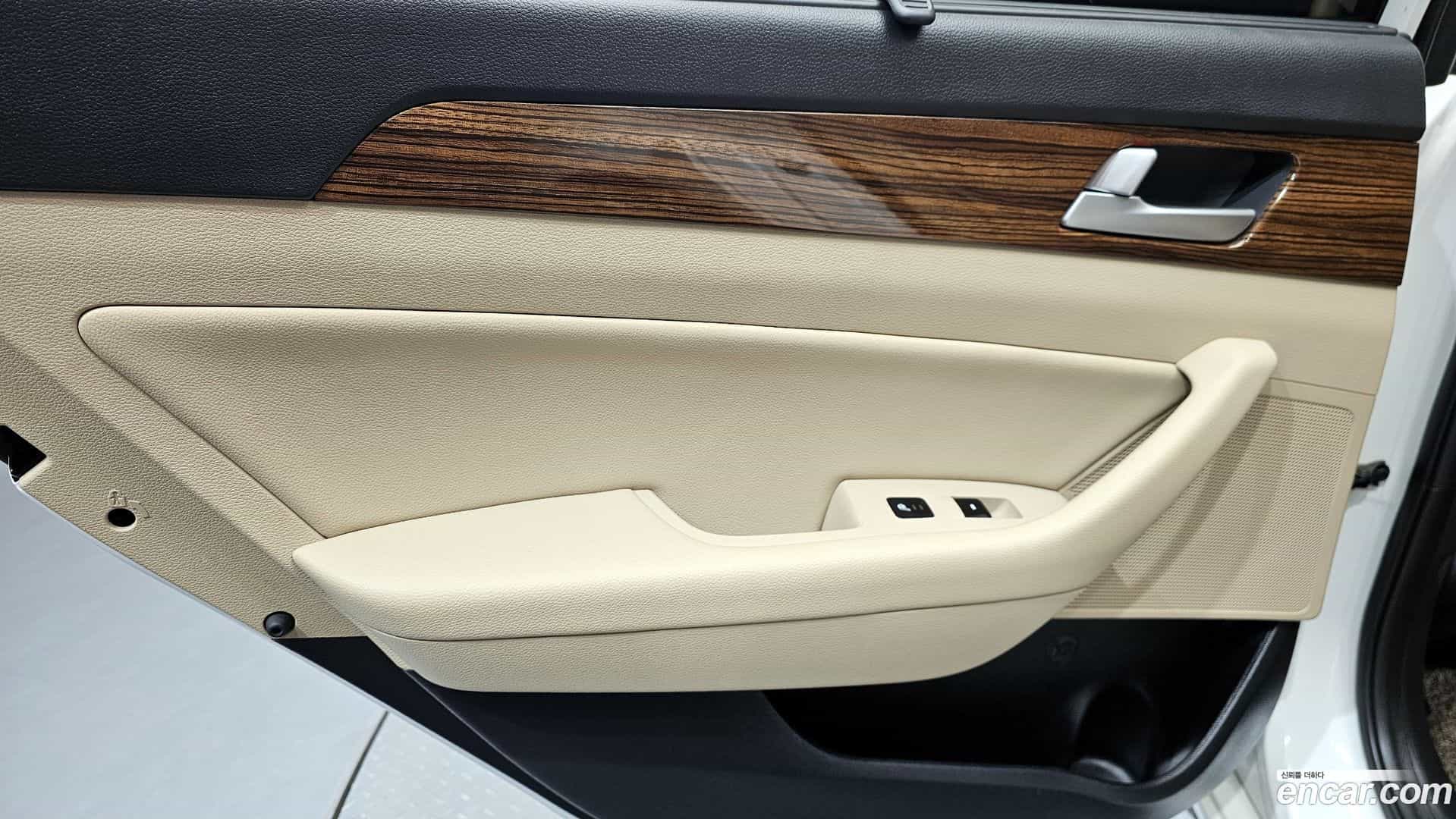 Sonata Hyundai 2015.8-INNER-035