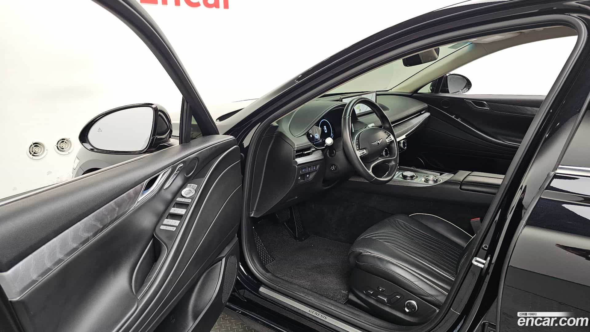 G80 Genesis 2023.1-INNER-010
