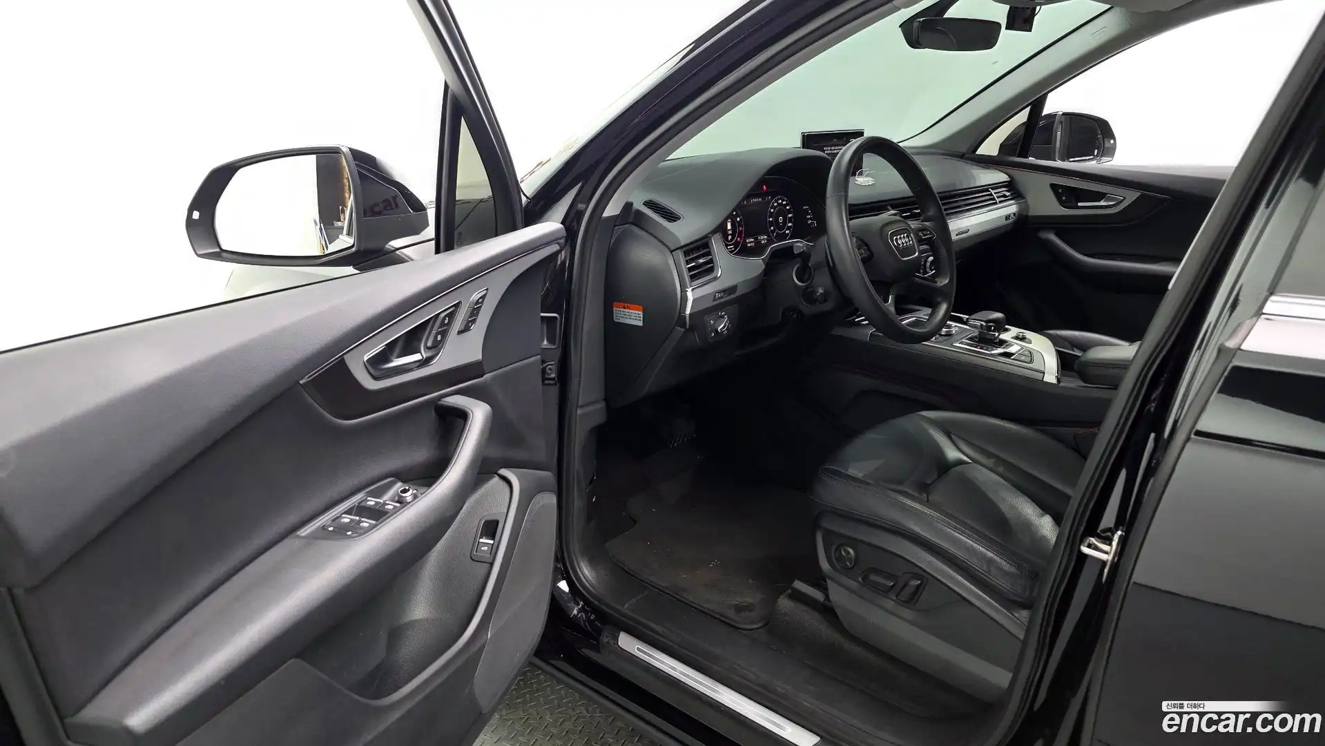 Q7 Audi 2019.10-INNER-010