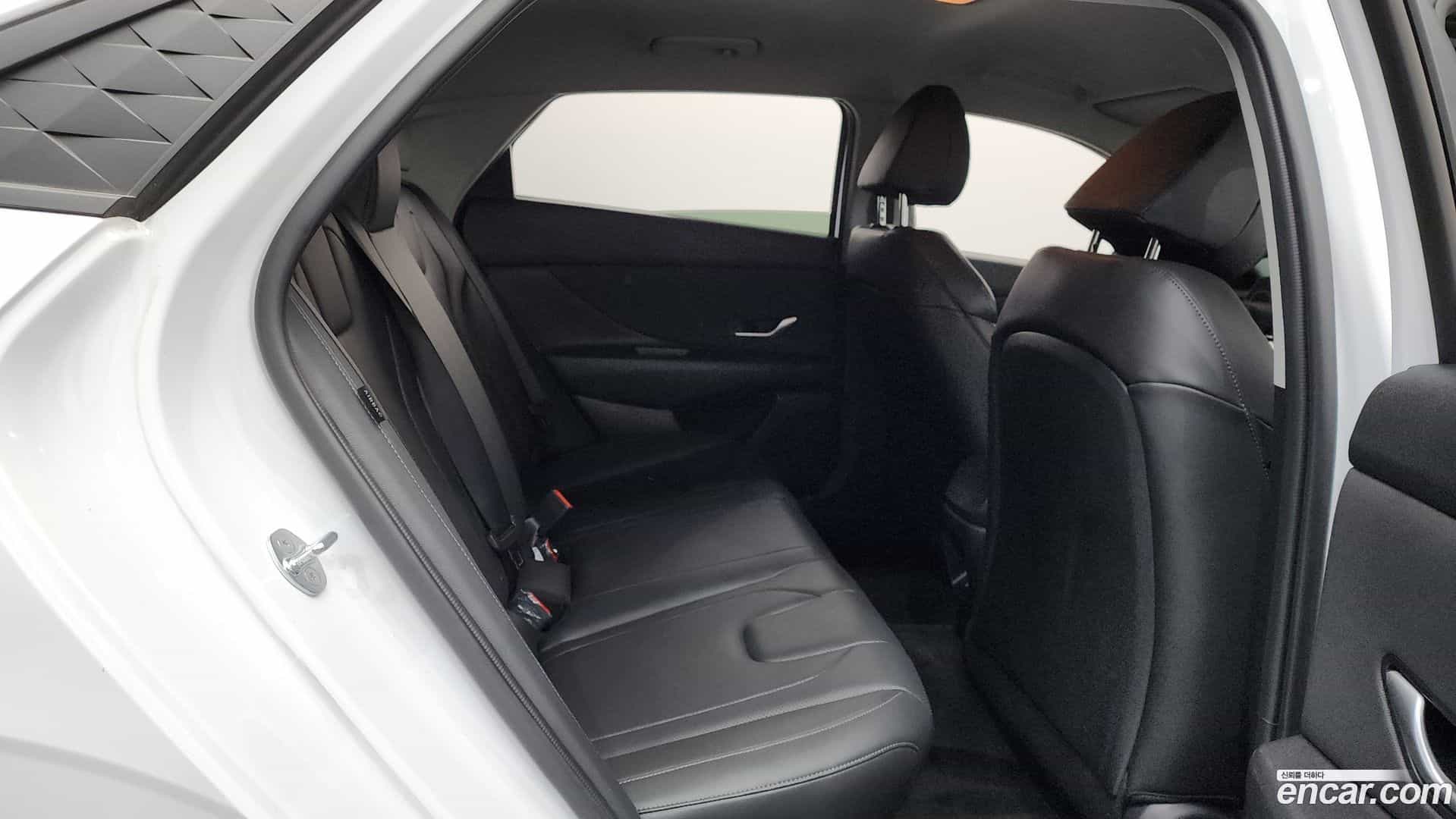 AVANTE Hyundai 2023.8-OPTION-015
