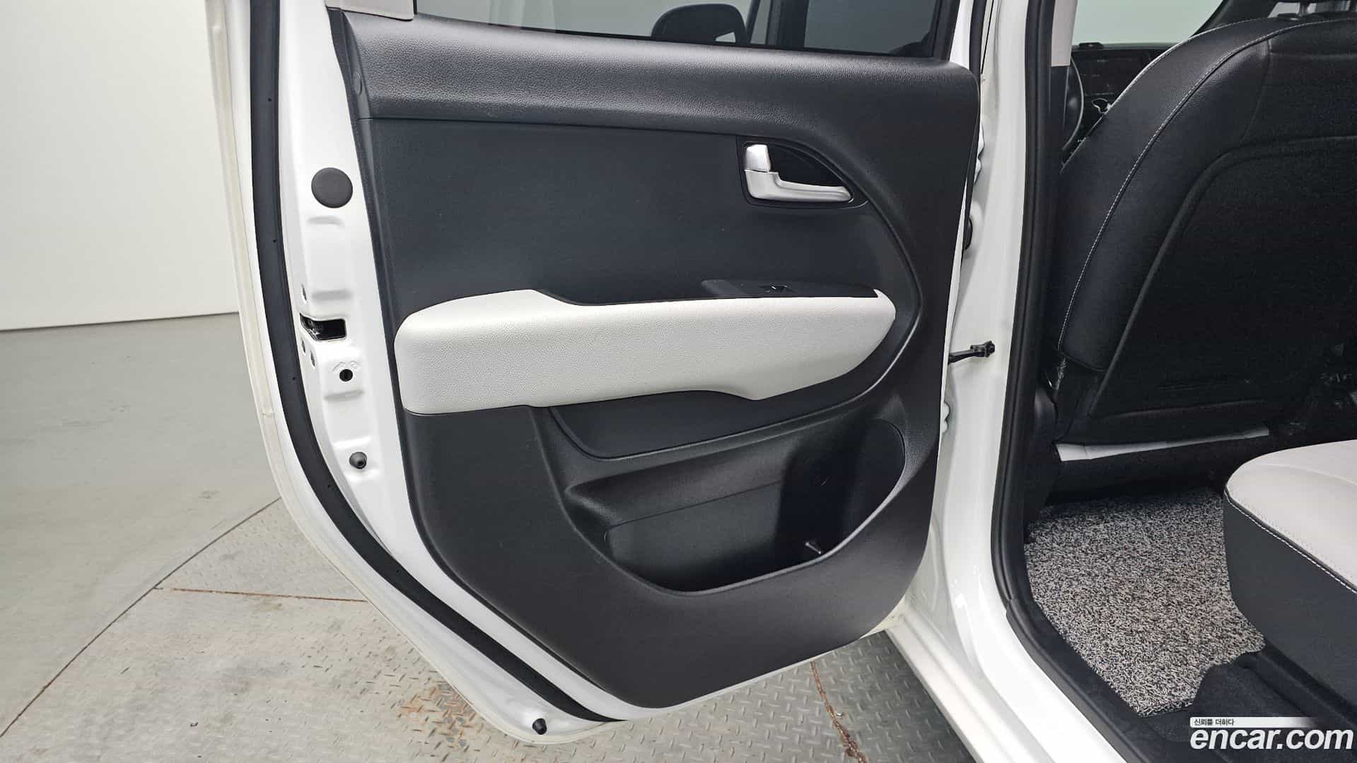 RAY Kia 2023.3-INNER-035
