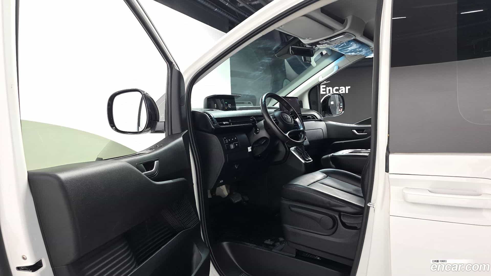 Staria Hyundai 2023.1-INNER-010