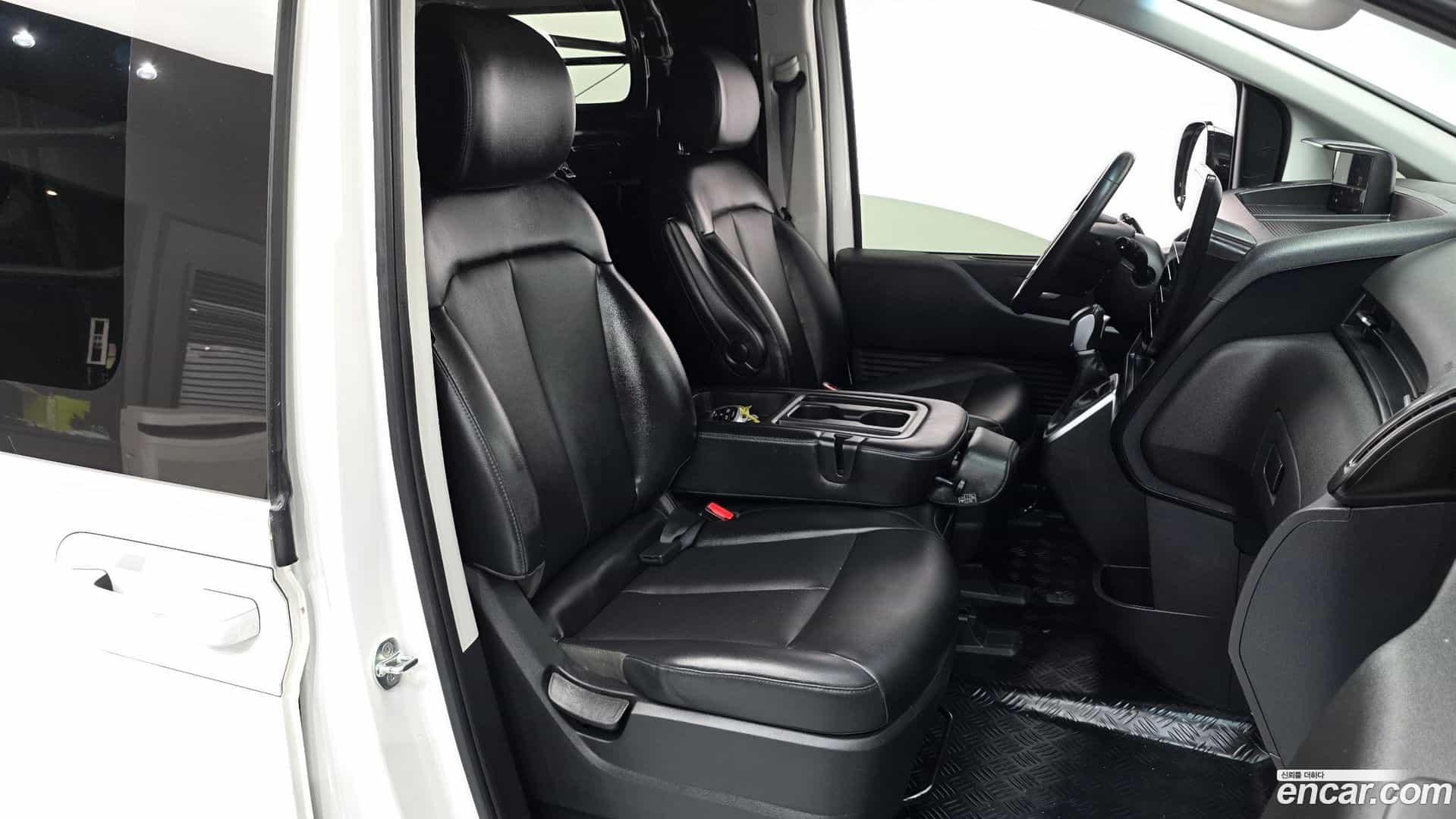 Staria Hyundai 2023.1-OPTION-015