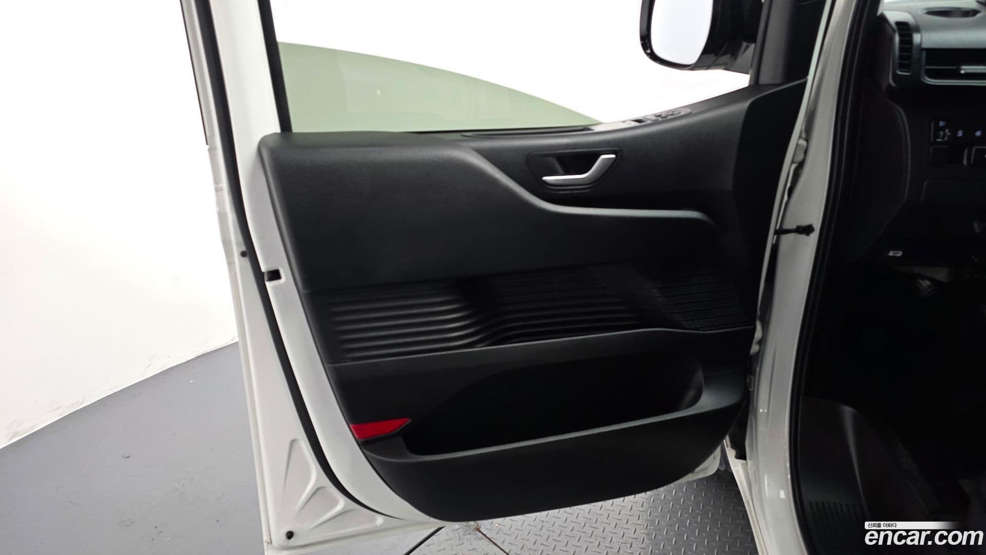 Main__Slider__Photo:Staria Hyundai 2023.1-23