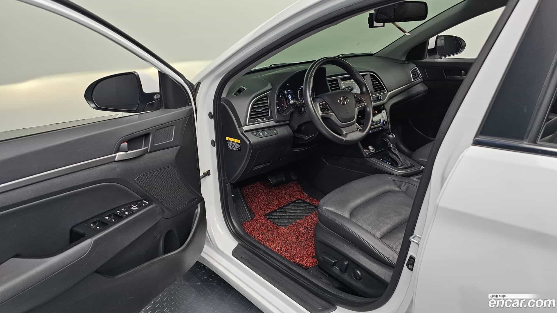 AVANTE Hyundai 2015.9-INNER-010
