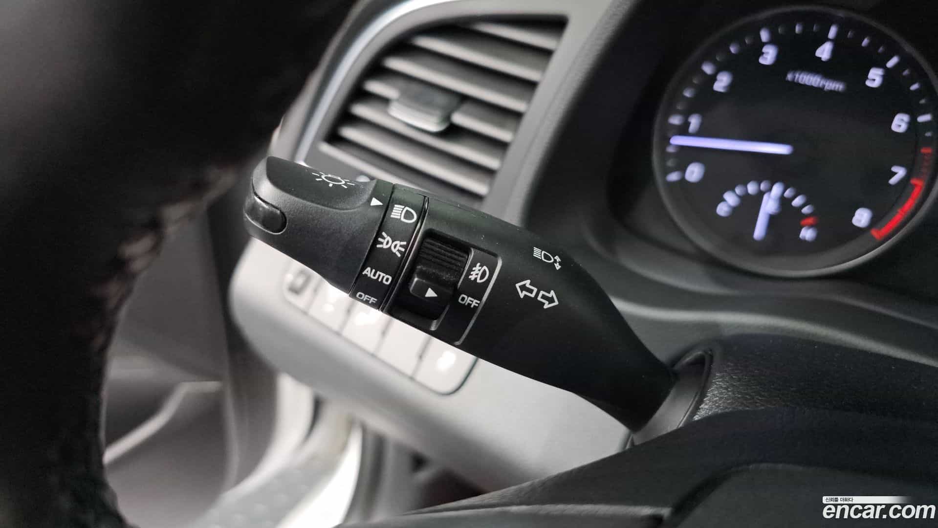 AVANTE Hyundai 2015.9-OPTION-040