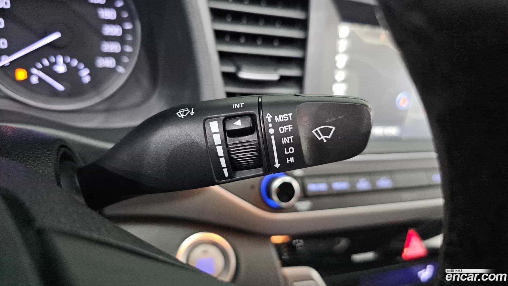 AVANTE Hyundai 2015.9-OPTION-042