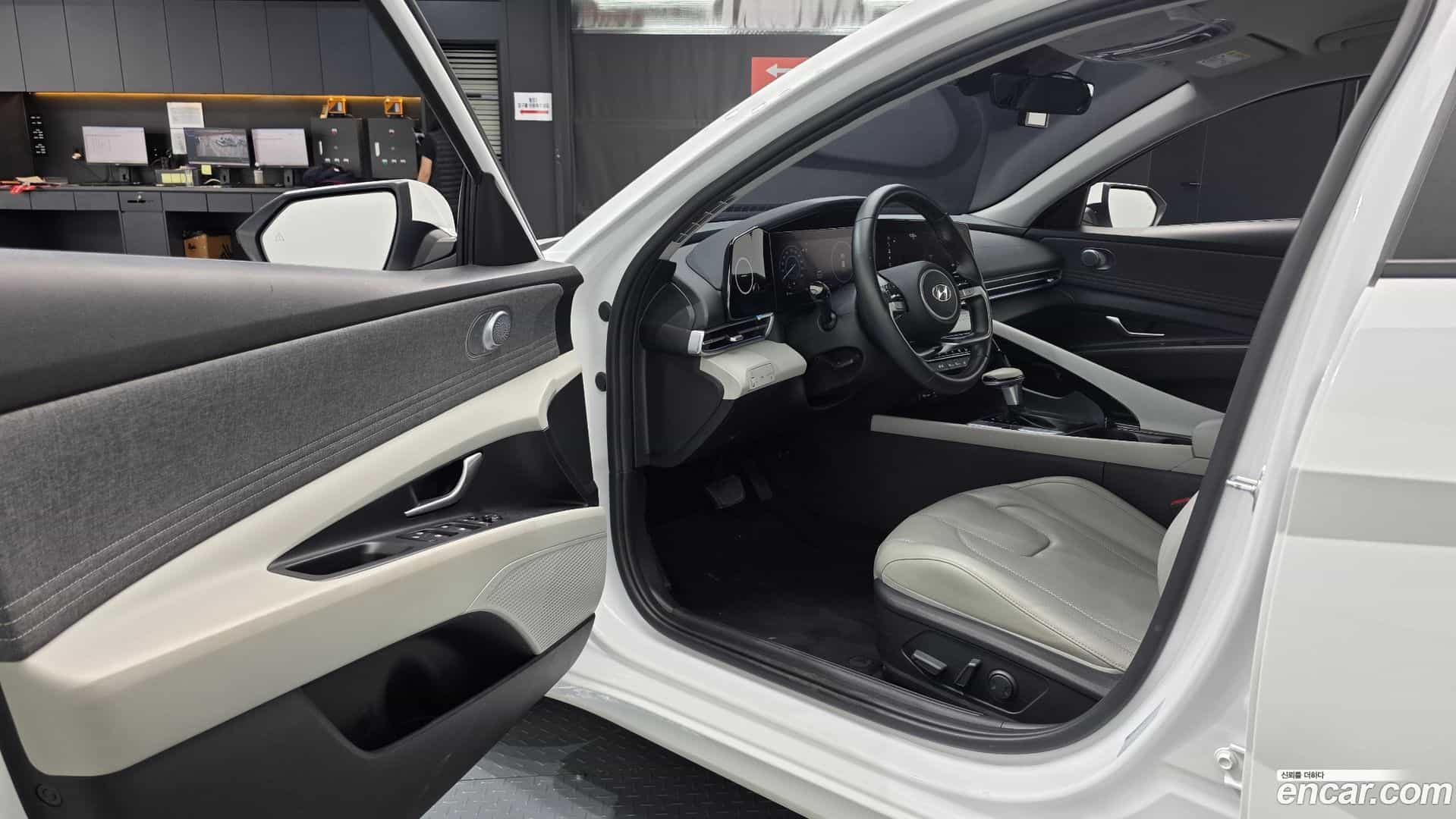 AVANTE Hyundai 2020.6-INNER-010