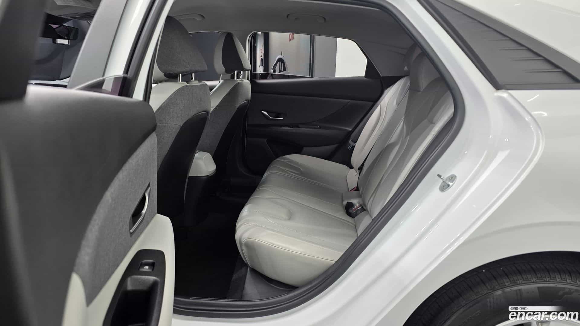 AVANTE Hyundai 2020.6-OPTION-016