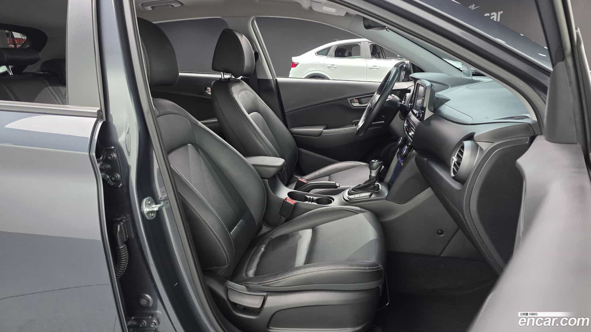 Kona Hyundai 2019.1-INNER-036