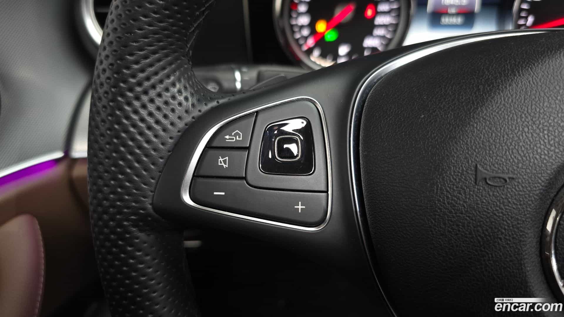 E-Class Mercedes-Benz 2018.5-OPTION-020