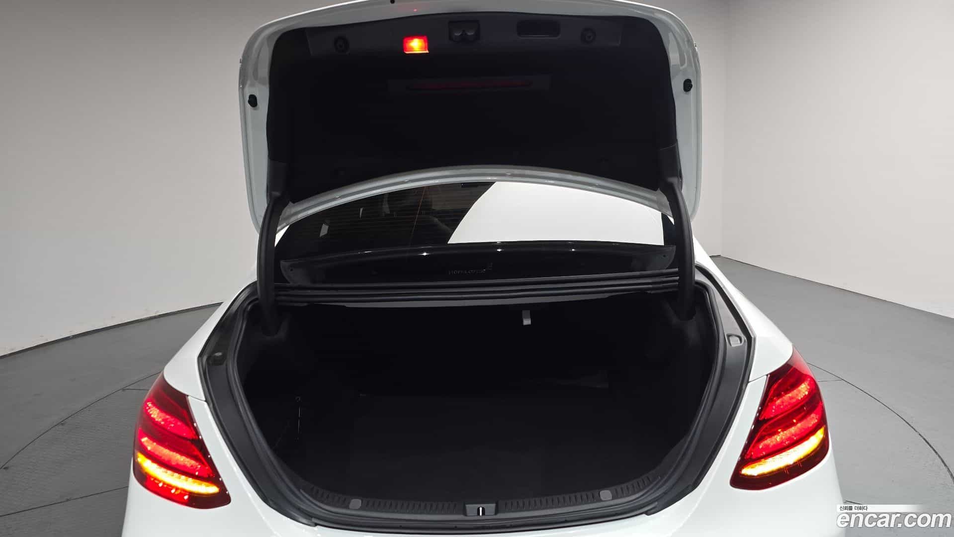 E-Class Mercedes-Benz 2018.5-OPTION-024
