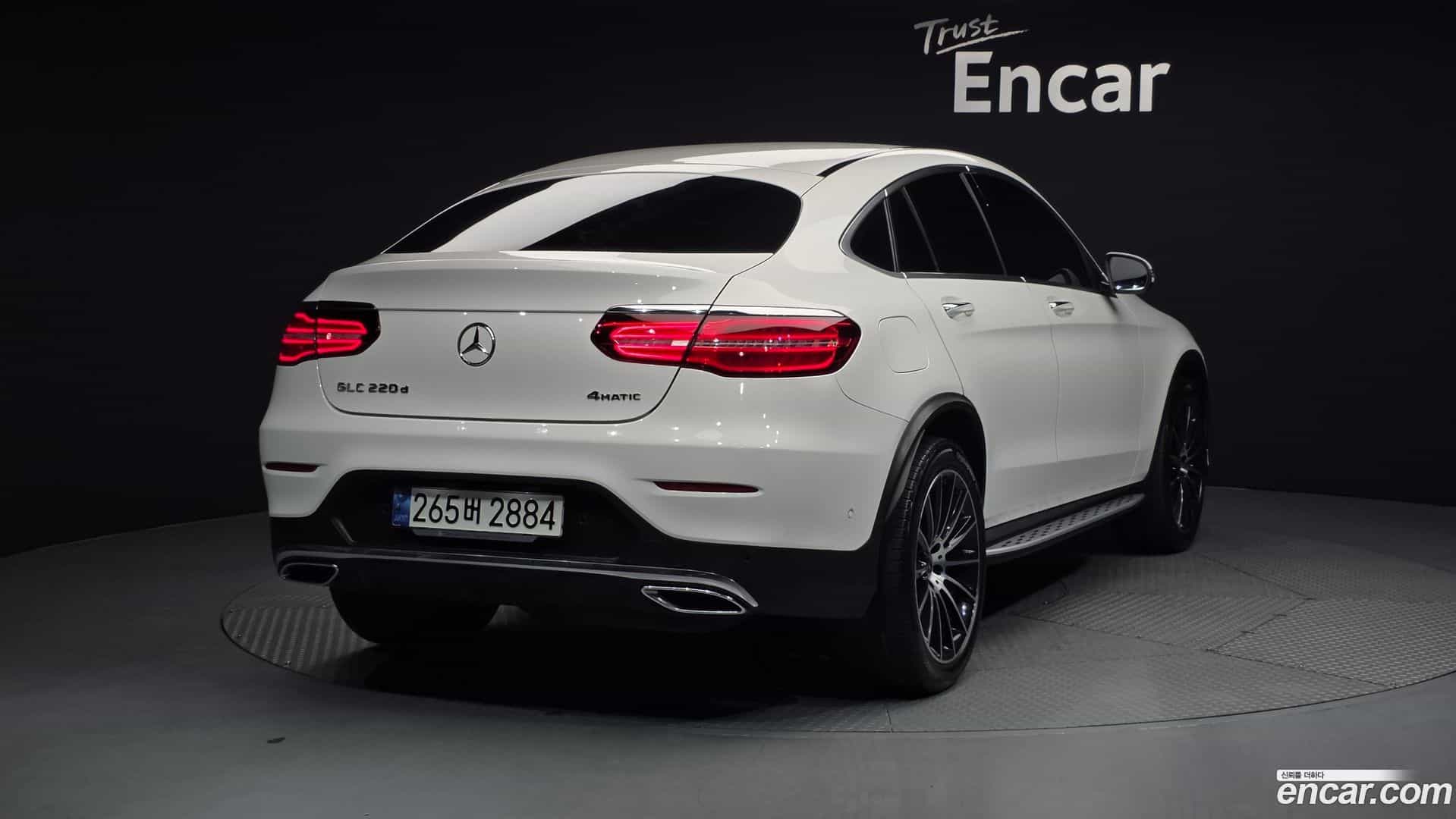 GLC-Class Mercedes-Benz 2017.10-OUTER-002