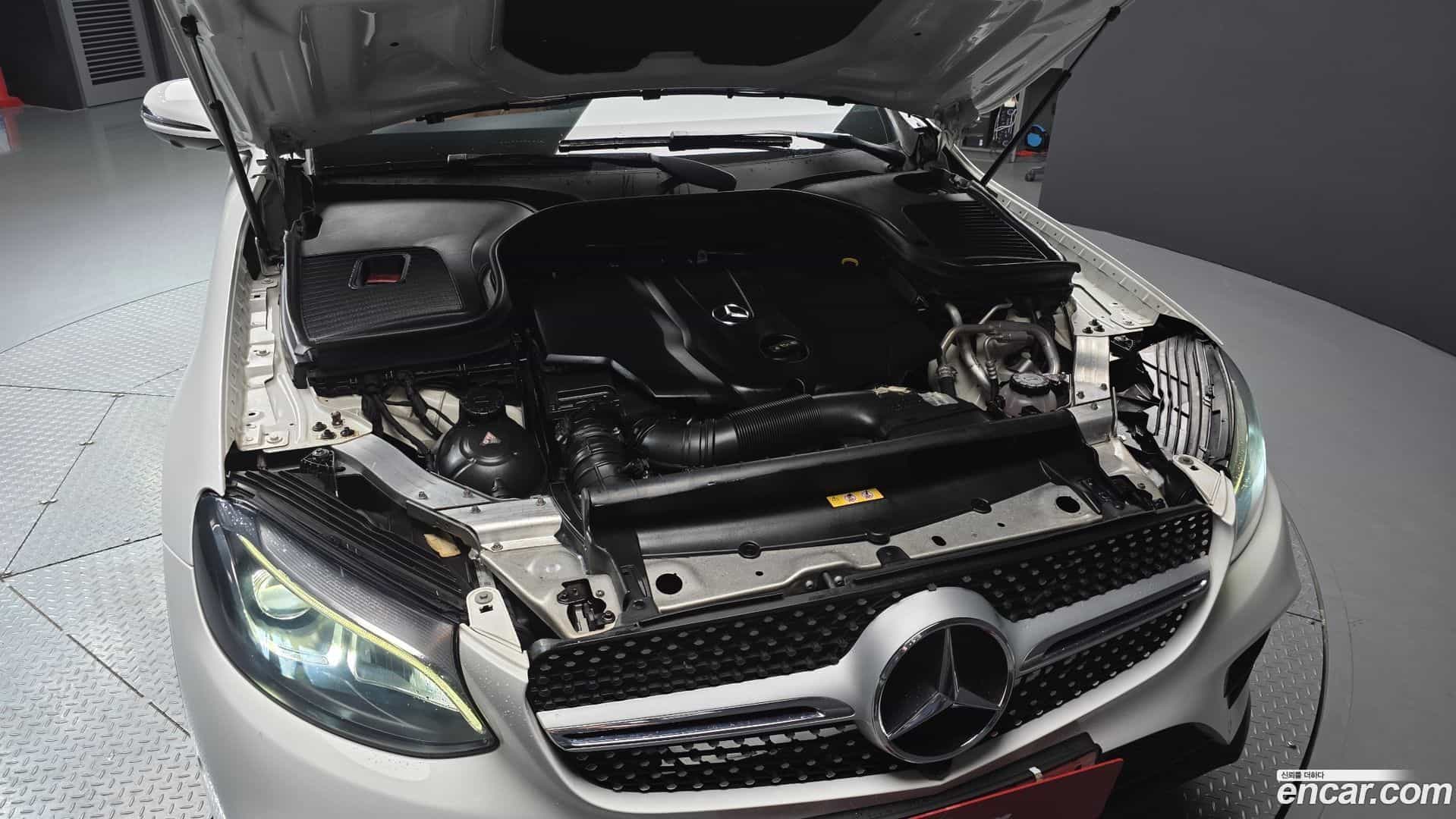 GLC-Class Mercedes-Benz 2017.10-OUTER-006