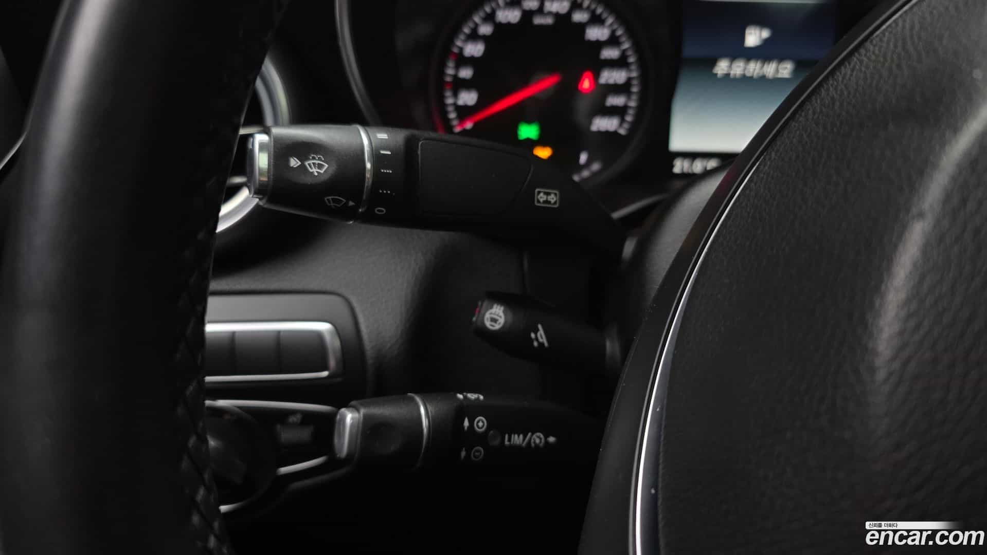 GLC-Class Mercedes-Benz 2017.10-OPTION-021