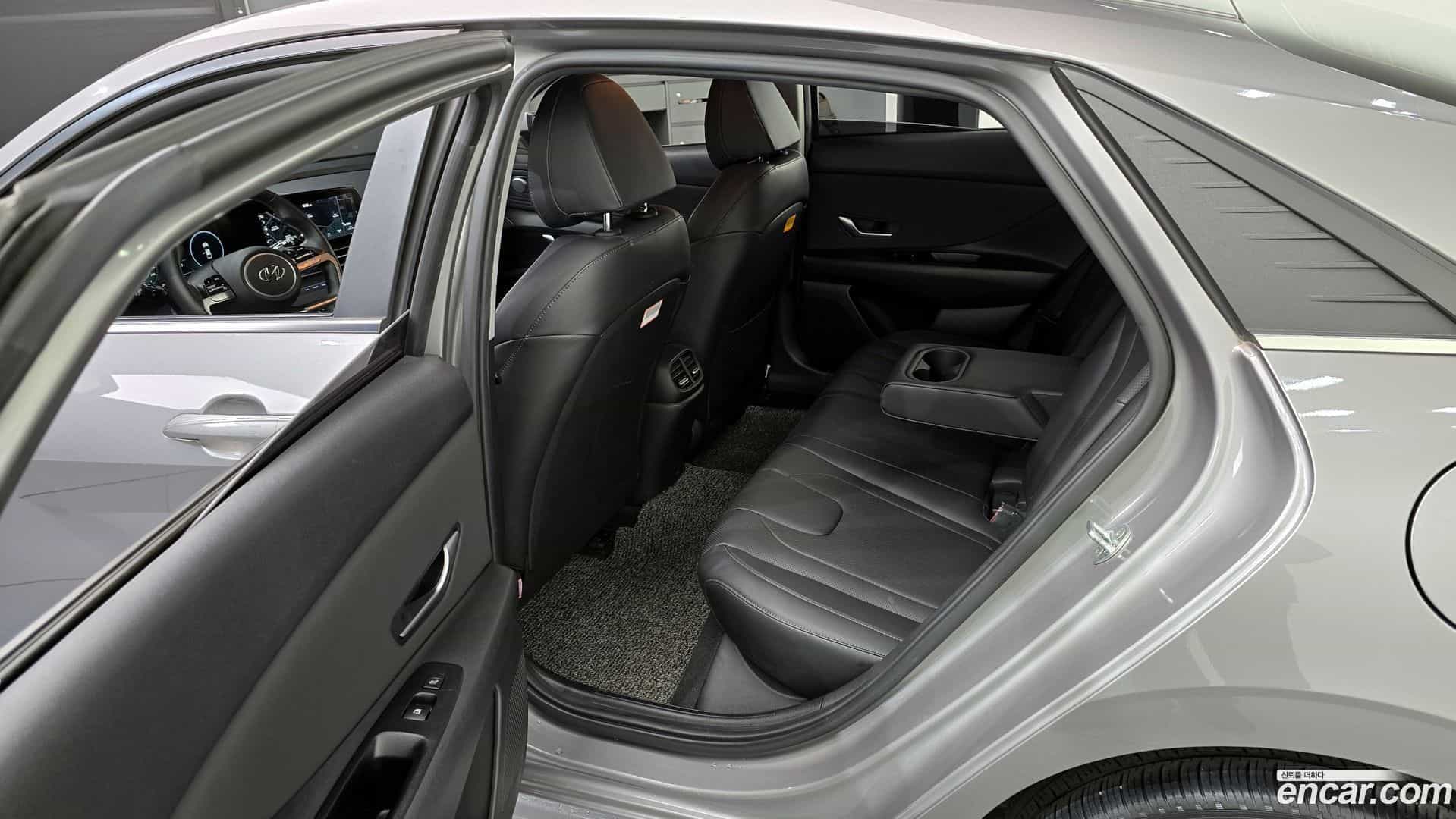 AVANTE Hyundai 2020.6-OPTION-015