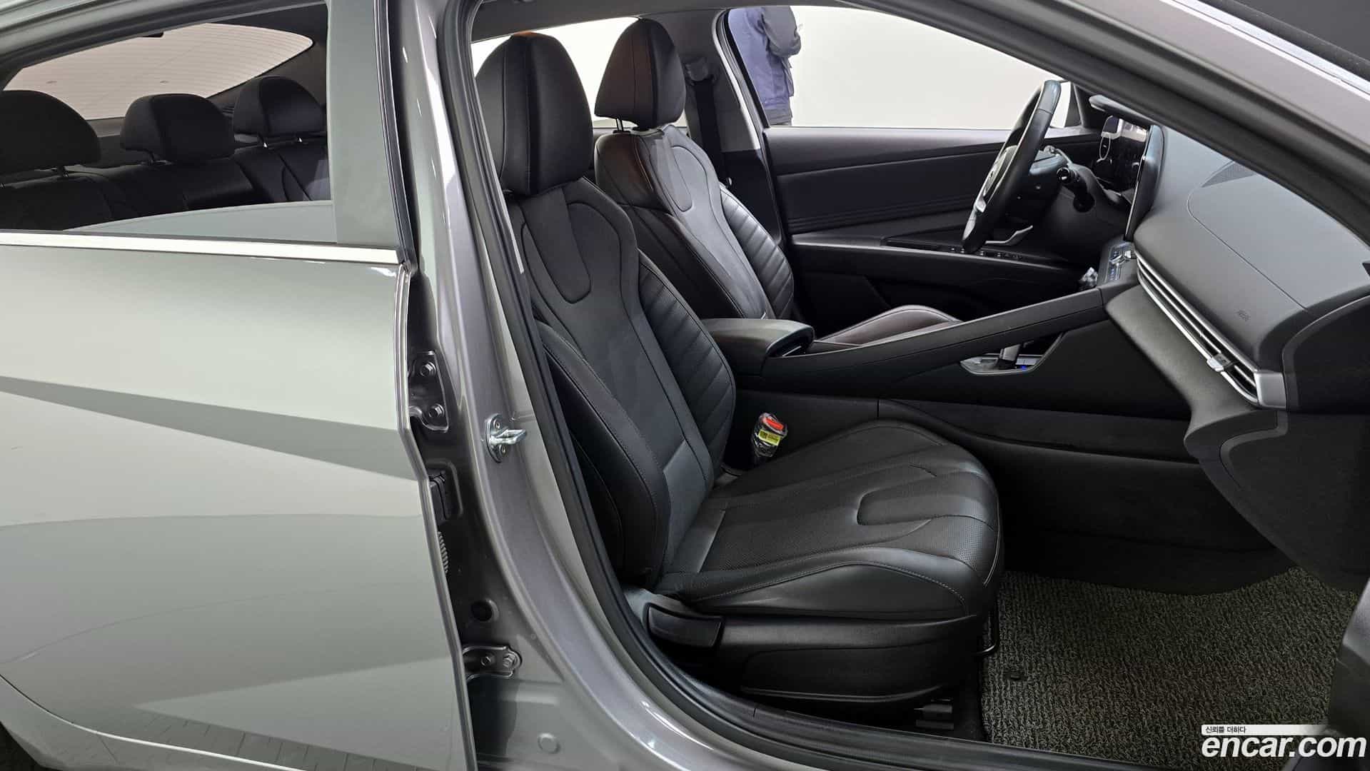 AVANTE Hyundai 2020.6-OPTION-016