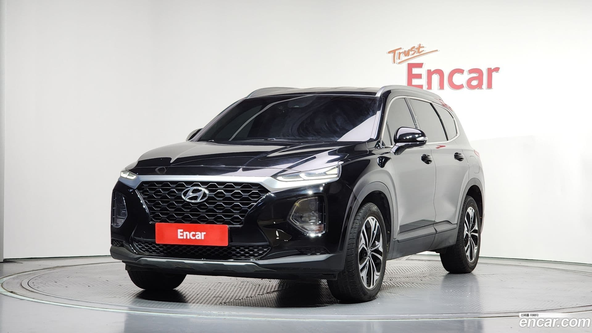 Main__Slider__Photo:Santafe Hyundai 2019.3-0