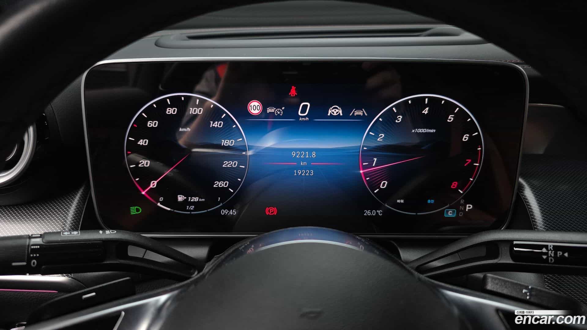 GLC-Class Mercedes-Benz 2025.1-INNER-008