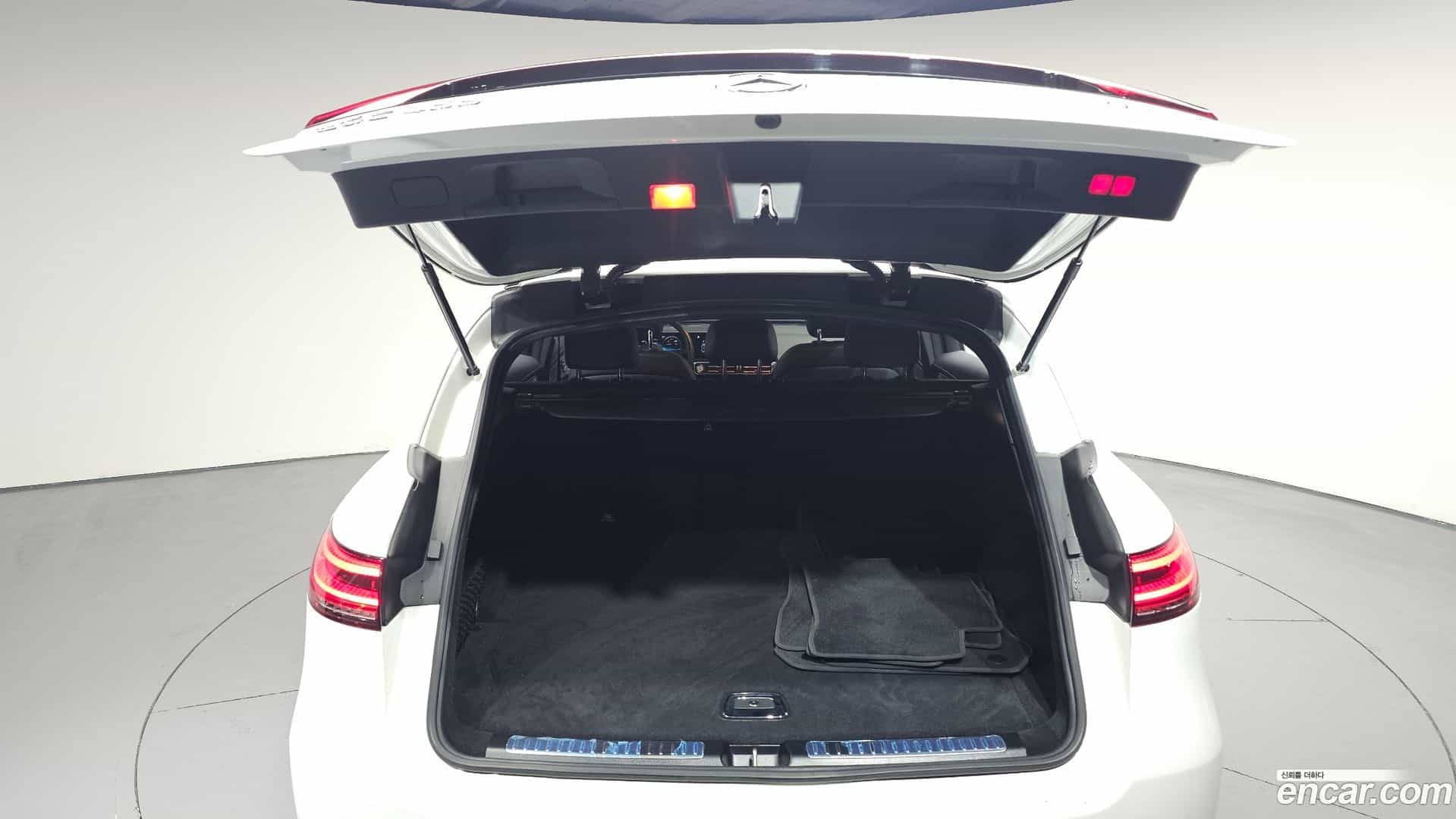 EQC Mercedes-Benz 2020.11-OPTION-024