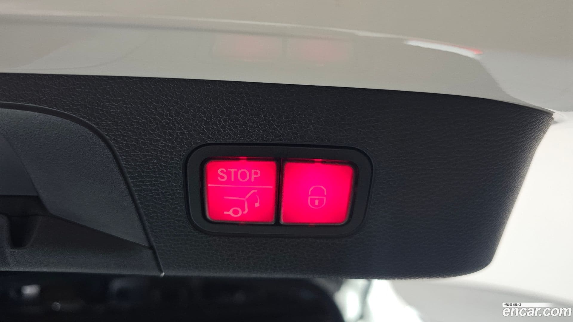 Main__Slider__Photo:EQC Mercedes-Benz 2020.11-31