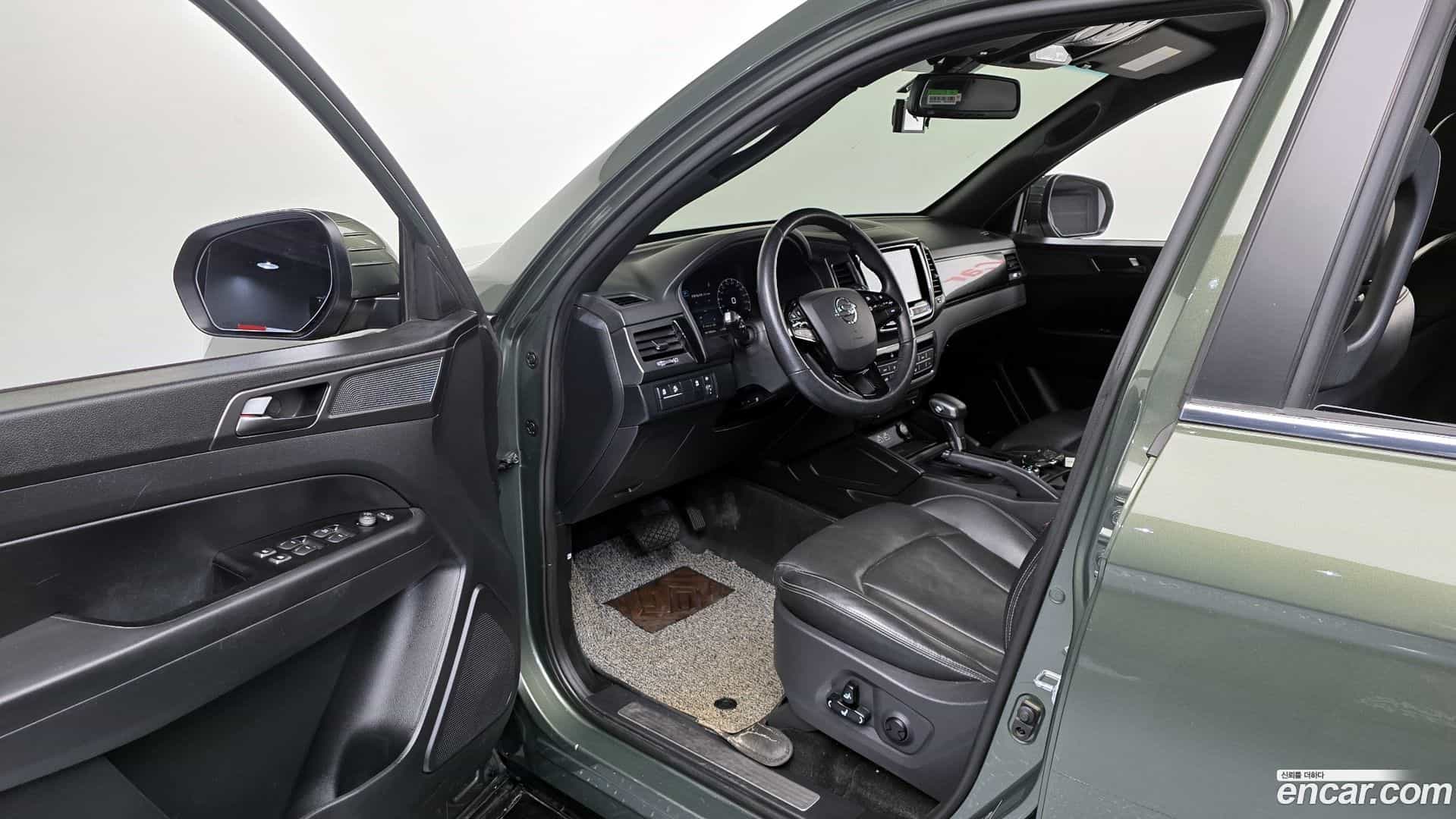 Rexton KG Mobility 2023.2-INNER-010