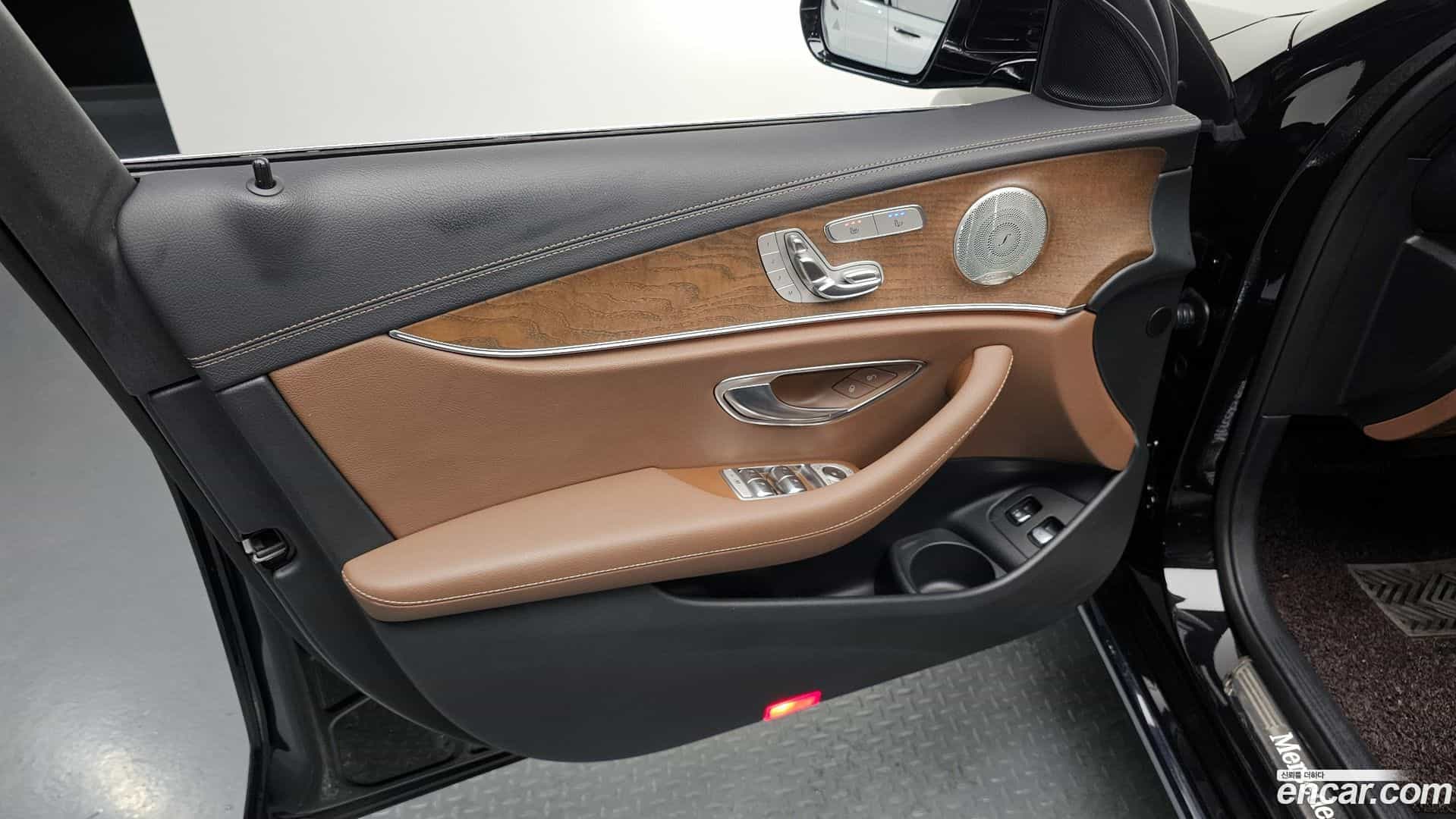E-Class Mercedes-Benz 2021.5-INNER-034